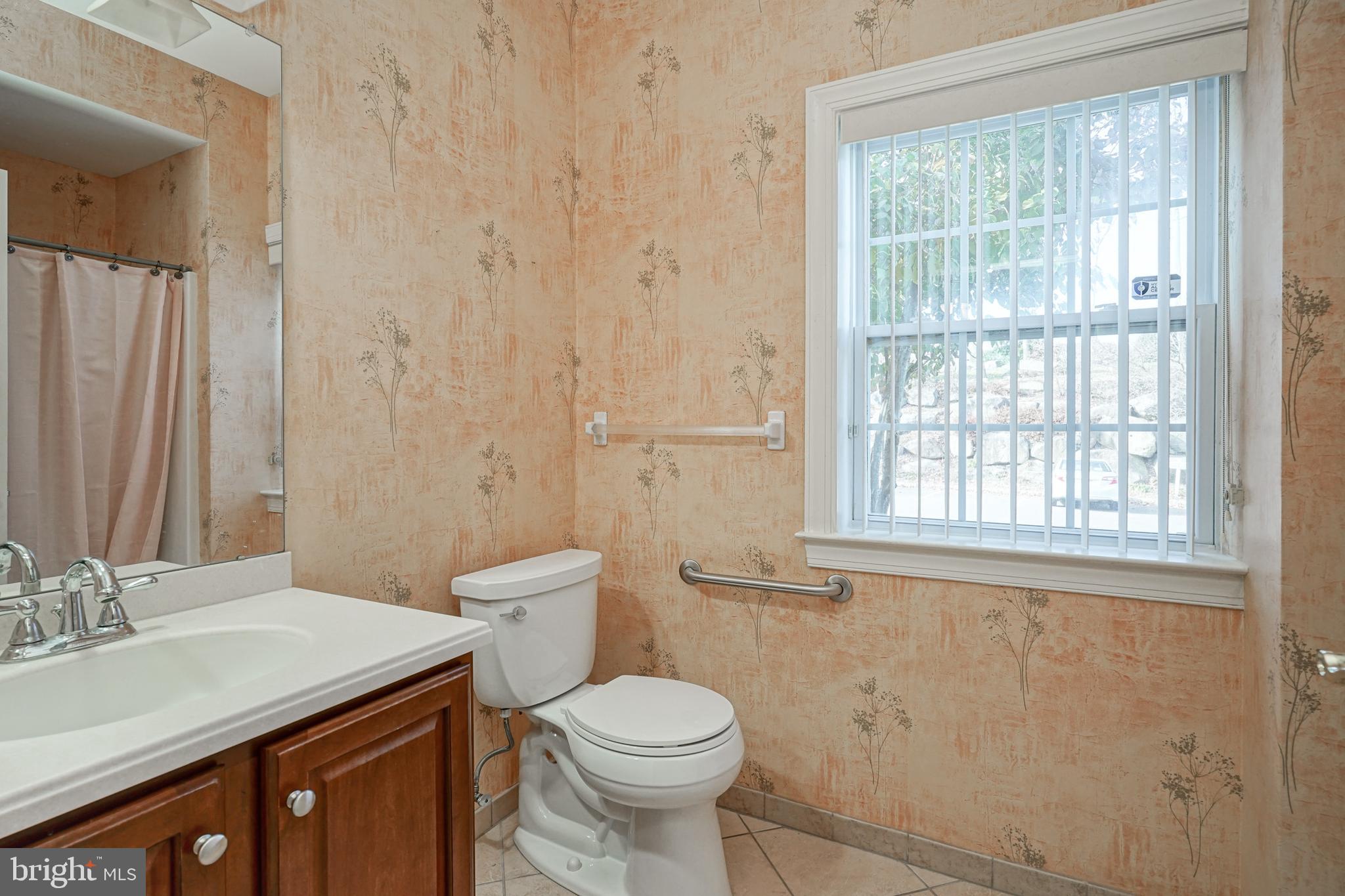 CREEKSIDE VILLAGE - Residential