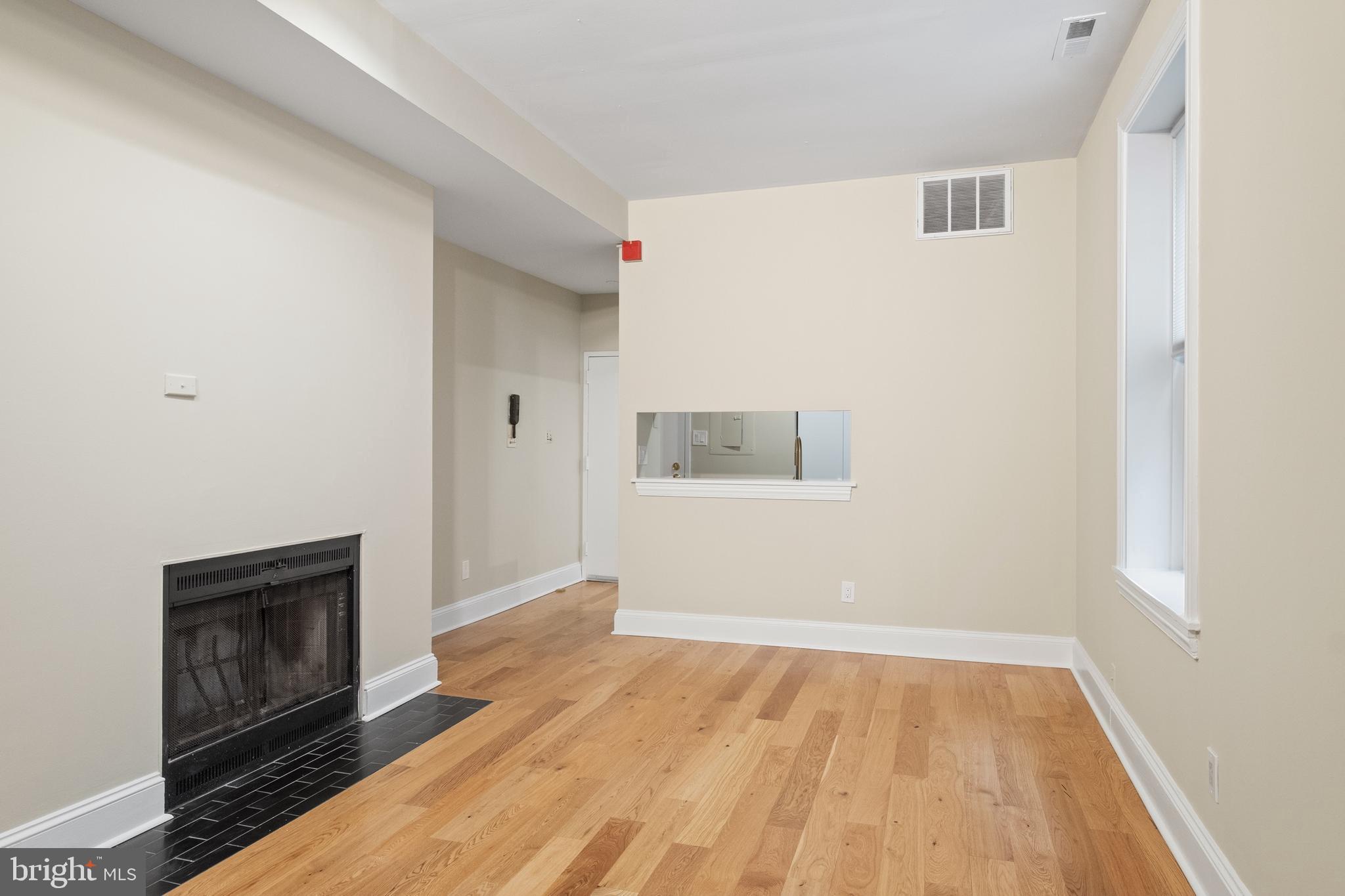 ART MUSEUM AREA - Residential Lease