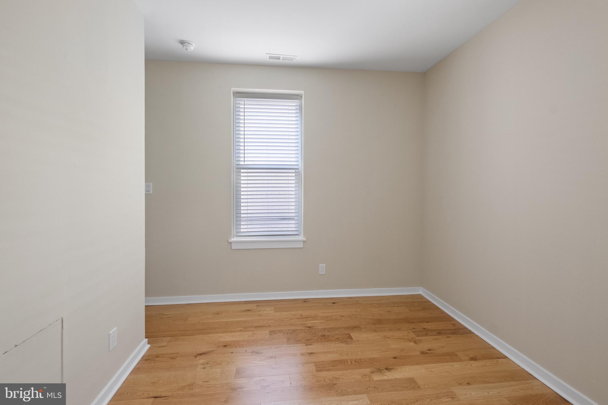 ART MUSEUM AREA - Residential Lease