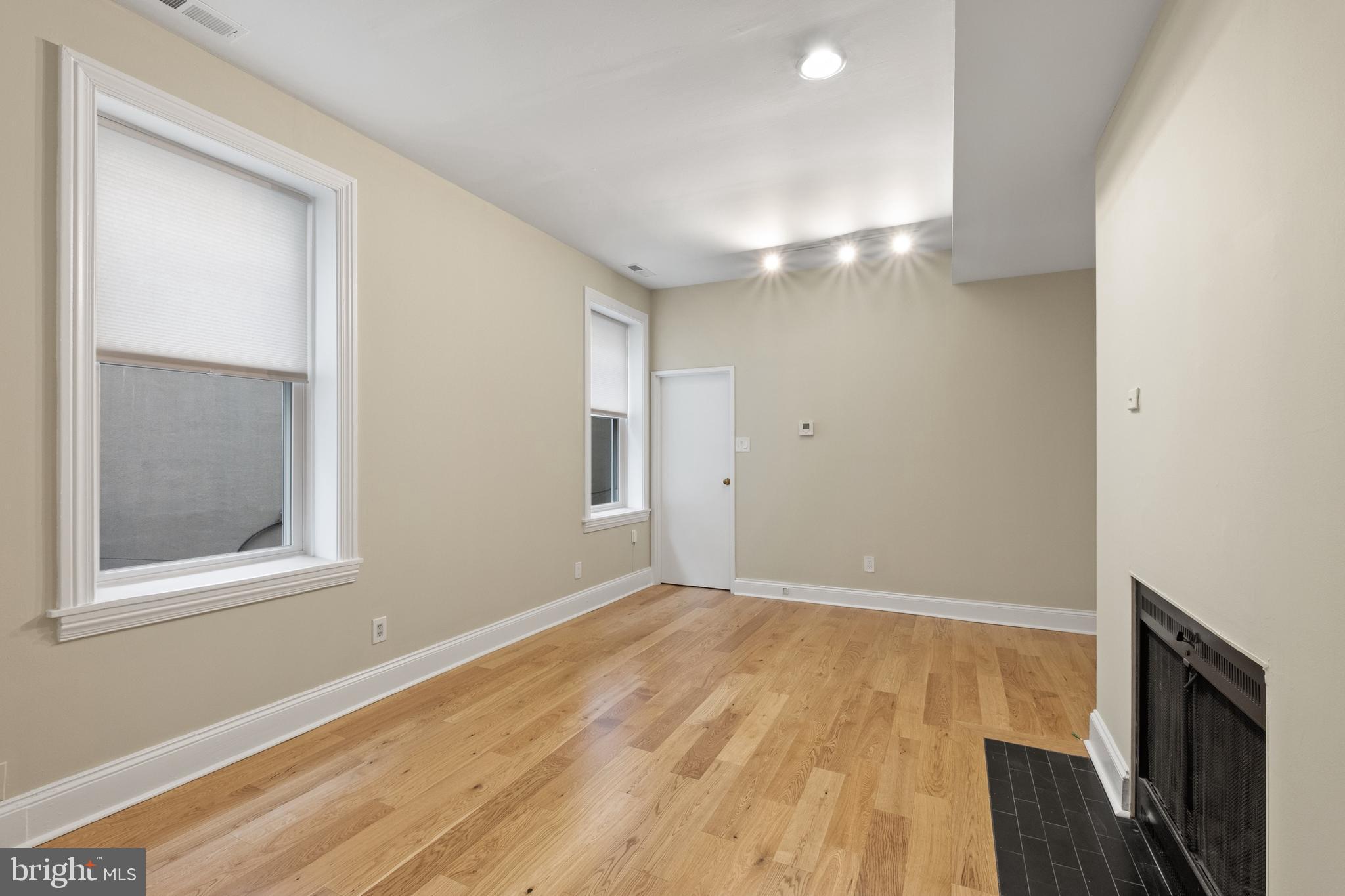 ART MUSEUM AREA - Residential Lease