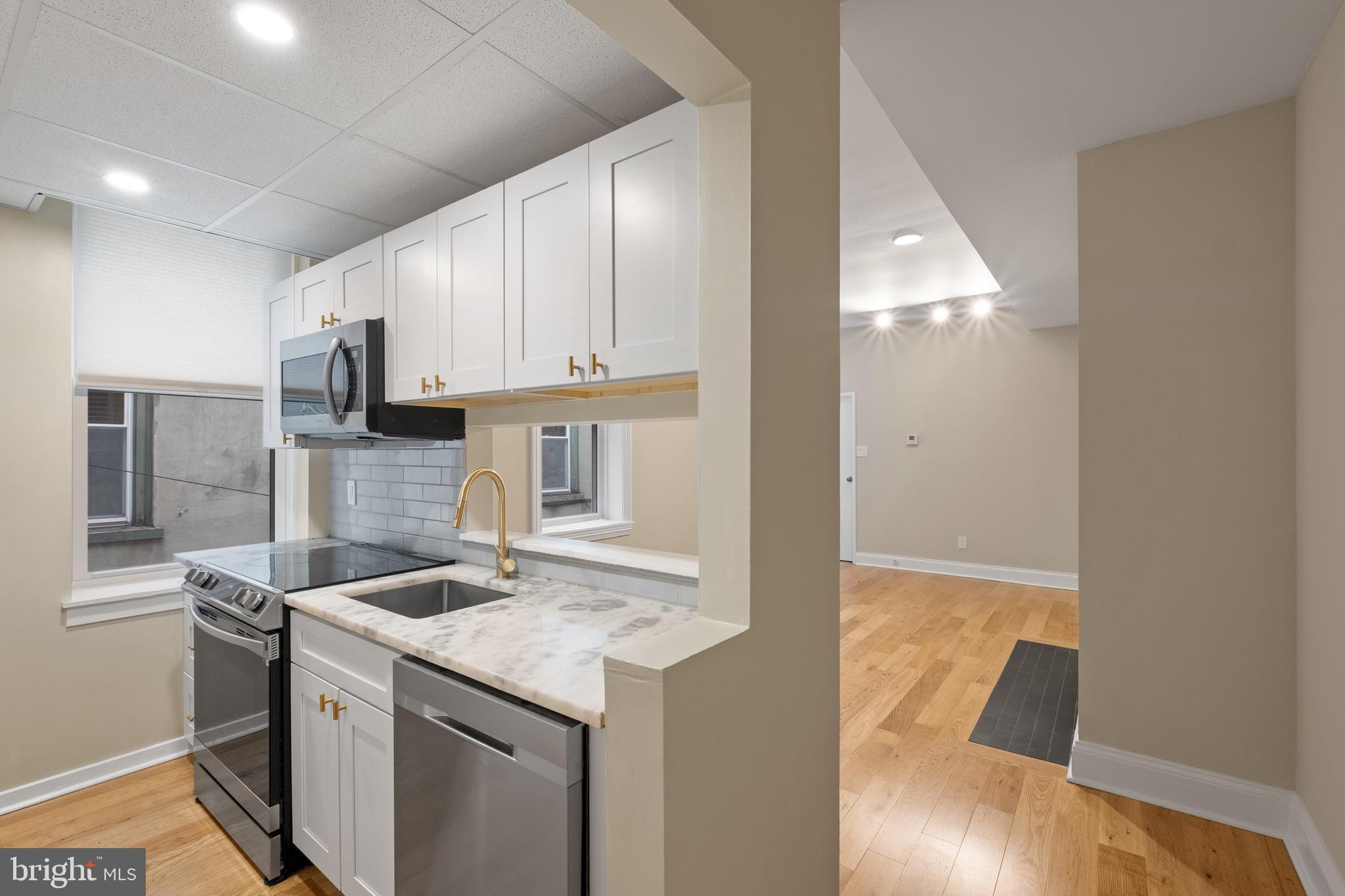 ART MUSEUM AREA - Residential Lease