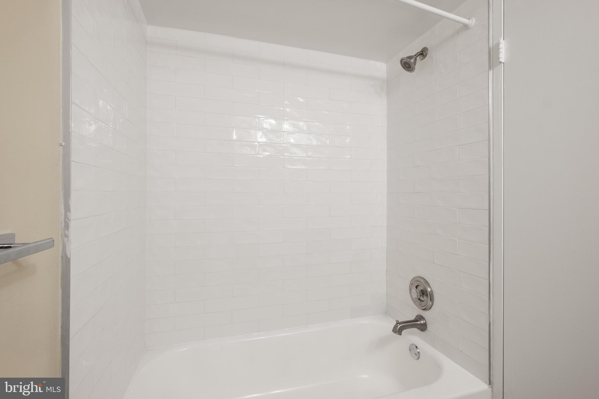 ART MUSEUM AREA - Residential Lease