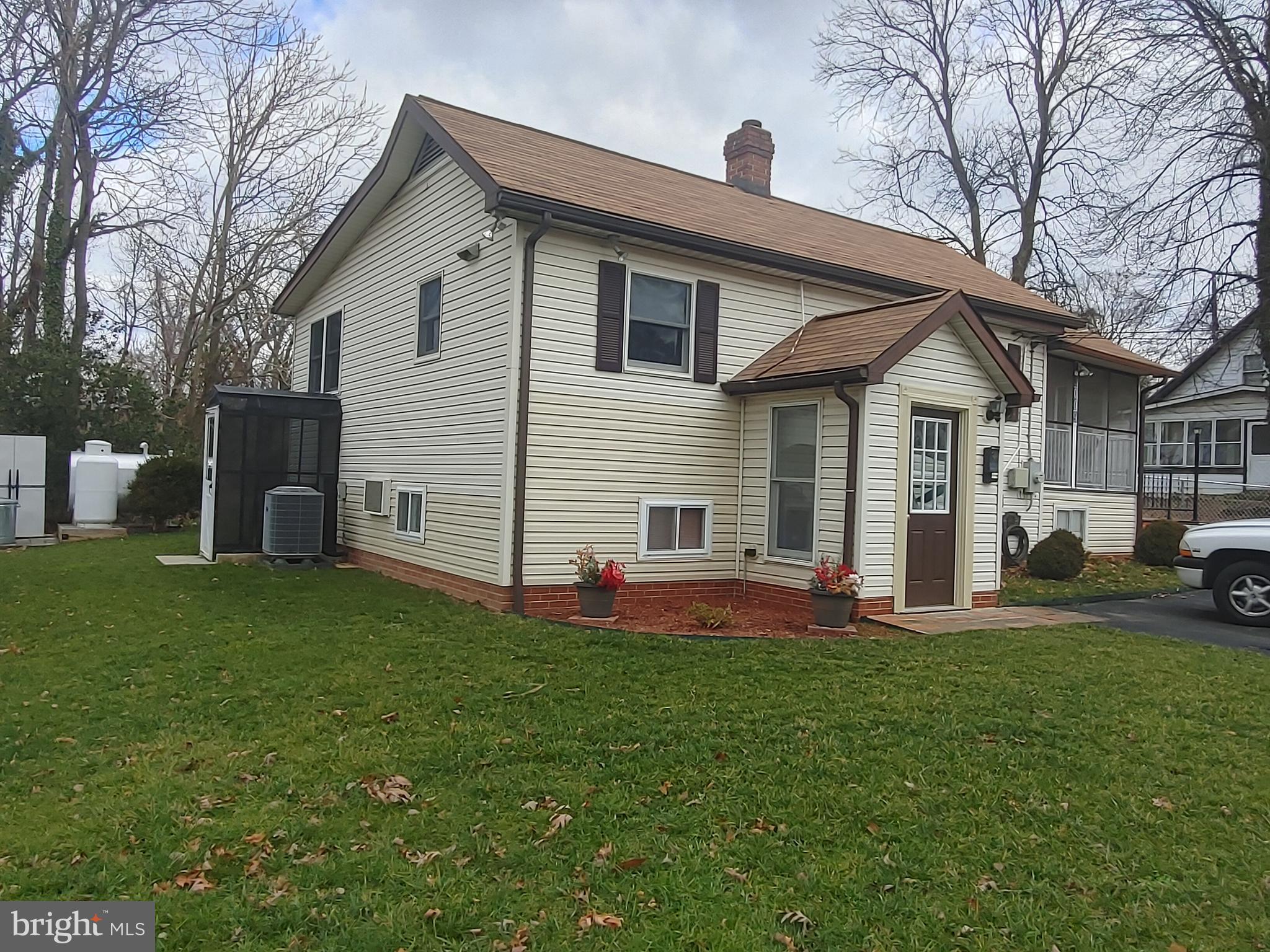 FORESTVILLE - Residential