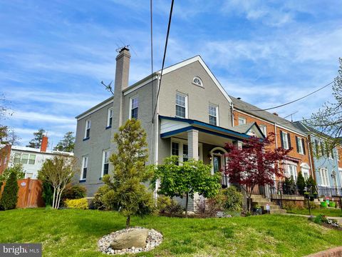 4000 10TH STREET NE WASHINGTON DC 20017