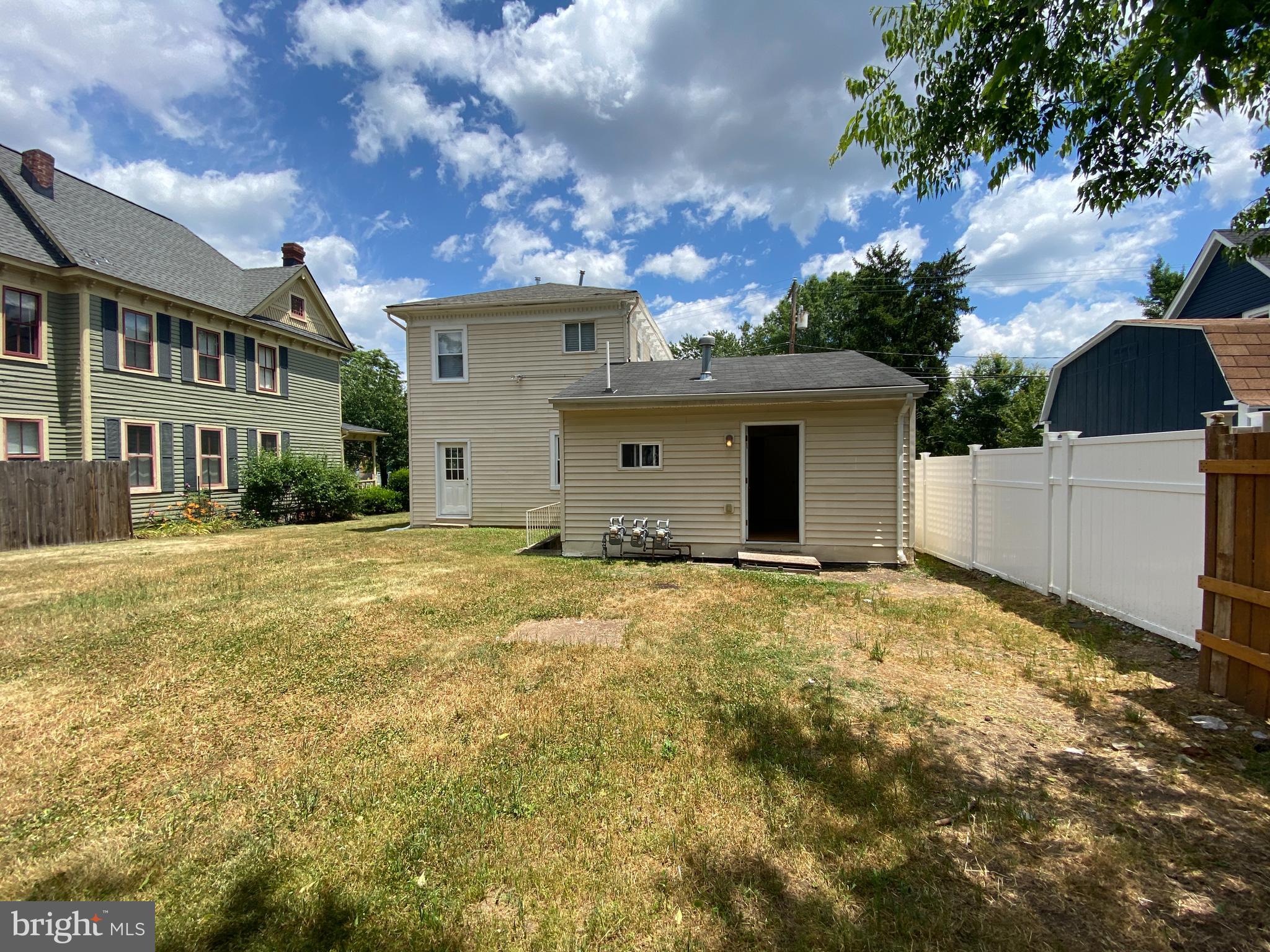 DOWNTOWN FREDERICKSBURG - Residential Lease