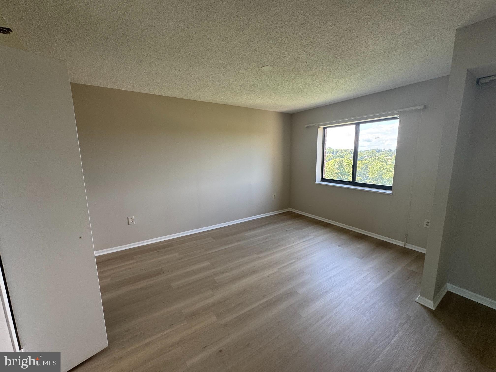 15101 INTERLACHEN DRIVE 1-1002