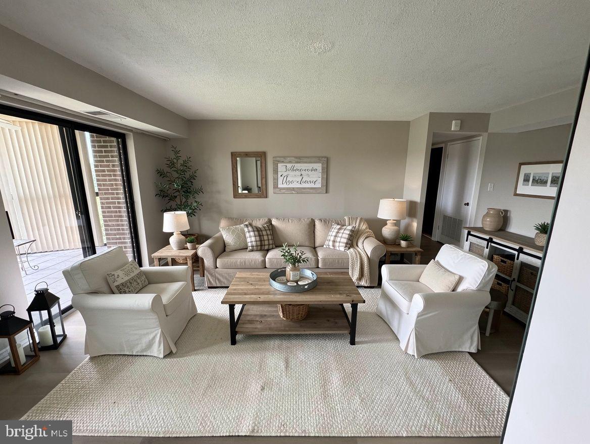 15101 INTERLACHEN DRIVE 1-1002