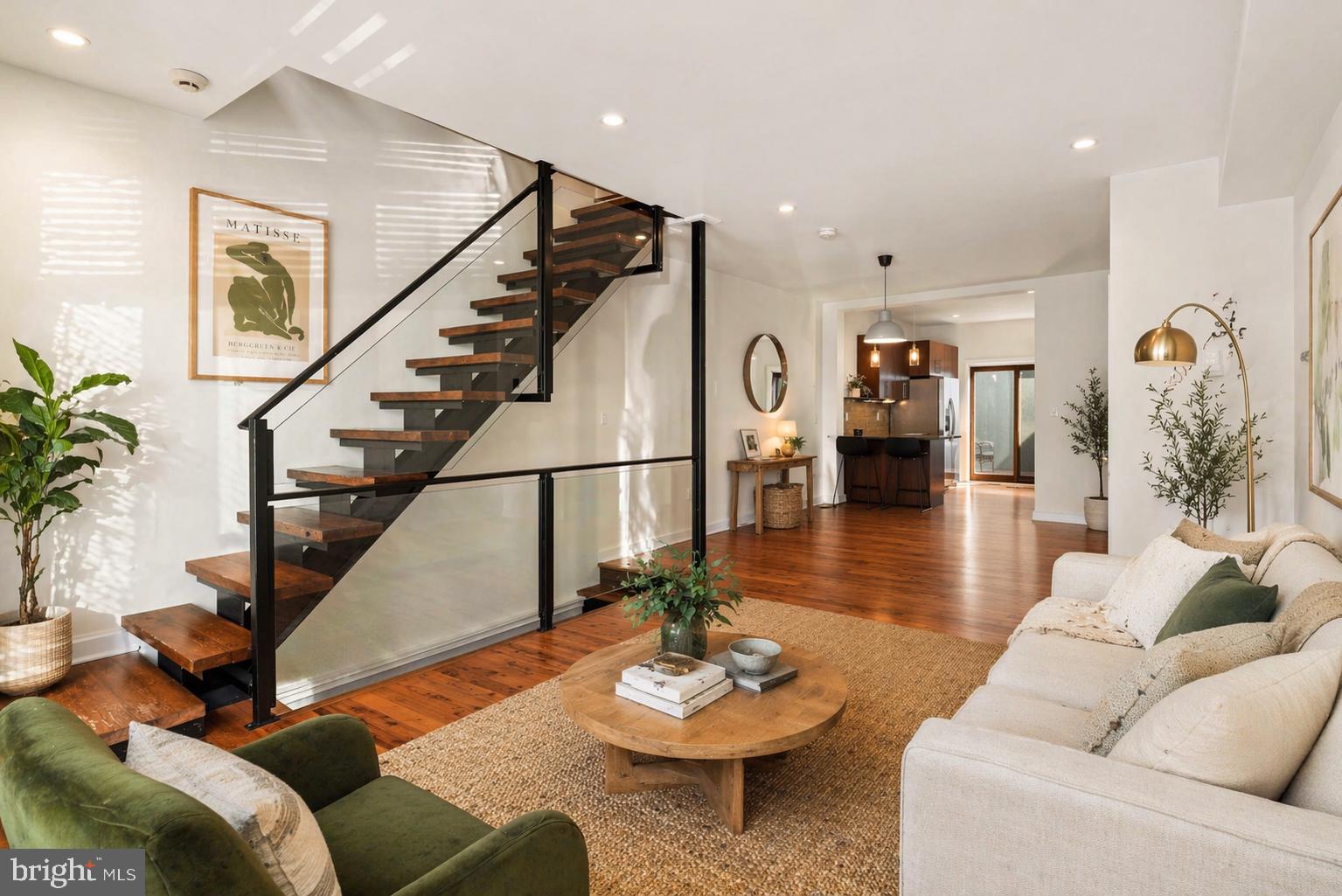 1245 E COLUMBIA AVENUE