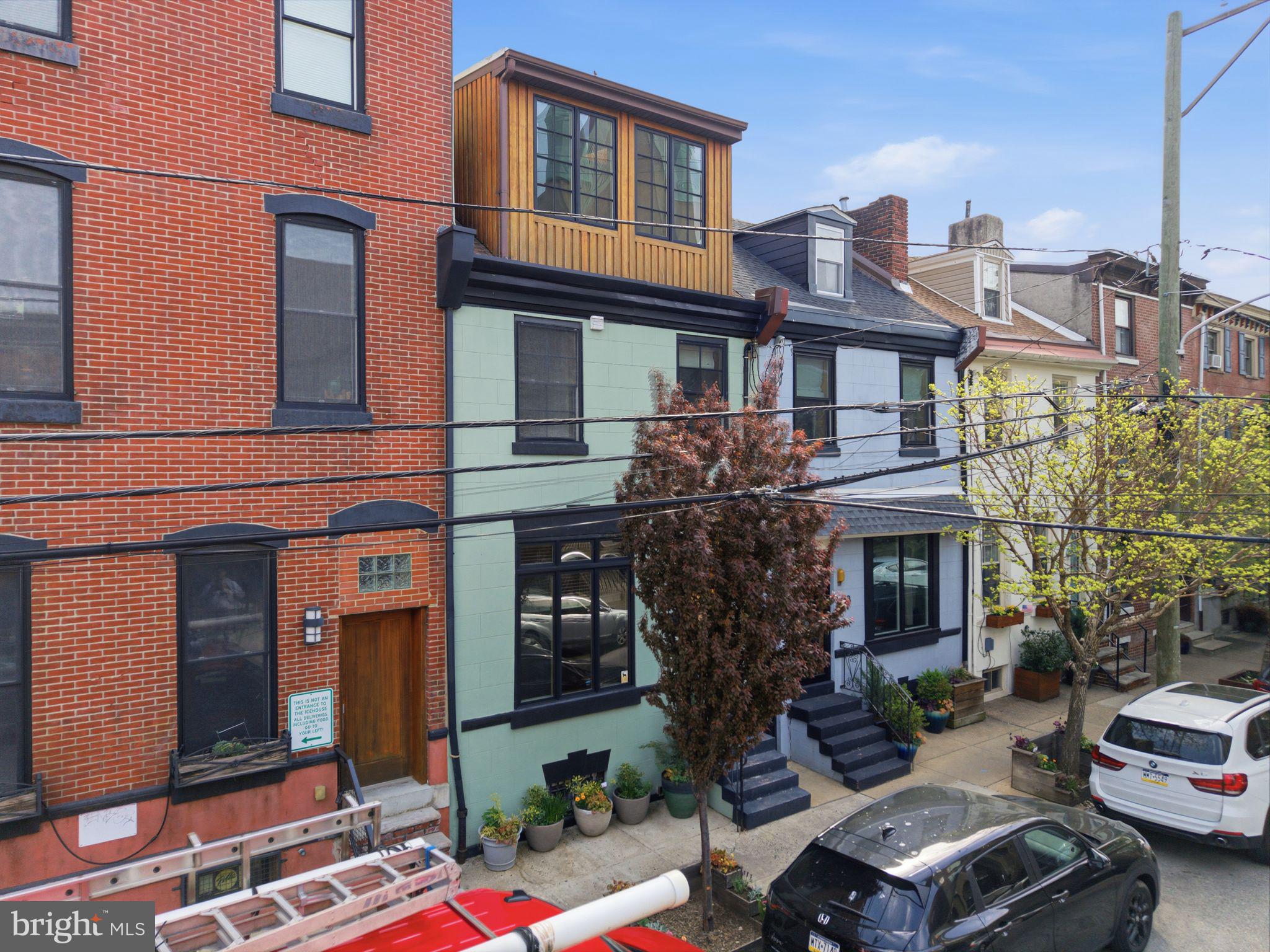 1245 E COLUMBIA AVENUE