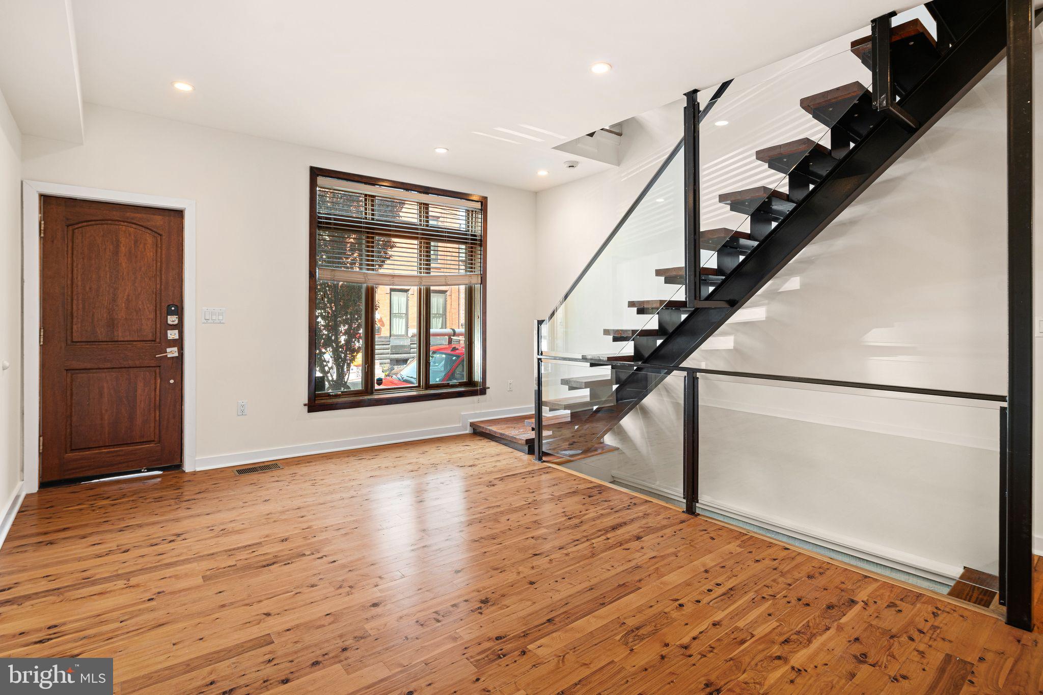 1245 E COLUMBIA AVENUE