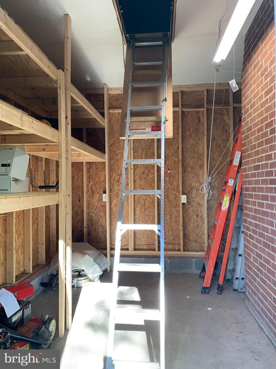 SHERWOOD HALL - Residential