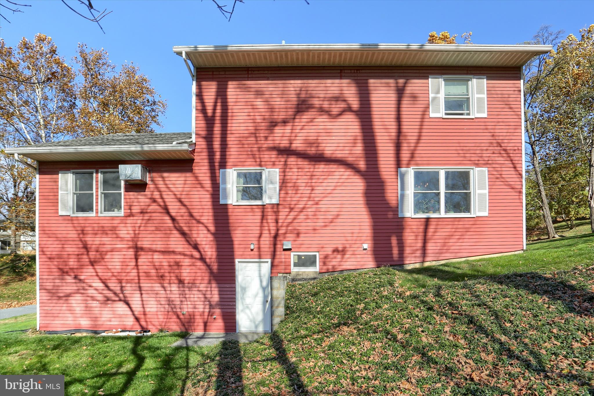 GREEN LANE FARMS - Residential