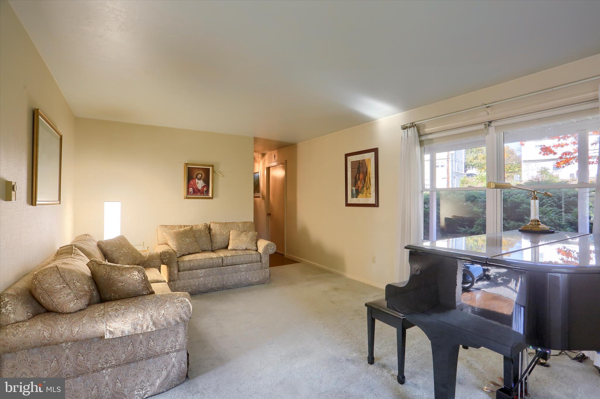 GREEN LANE FARMS - Residential