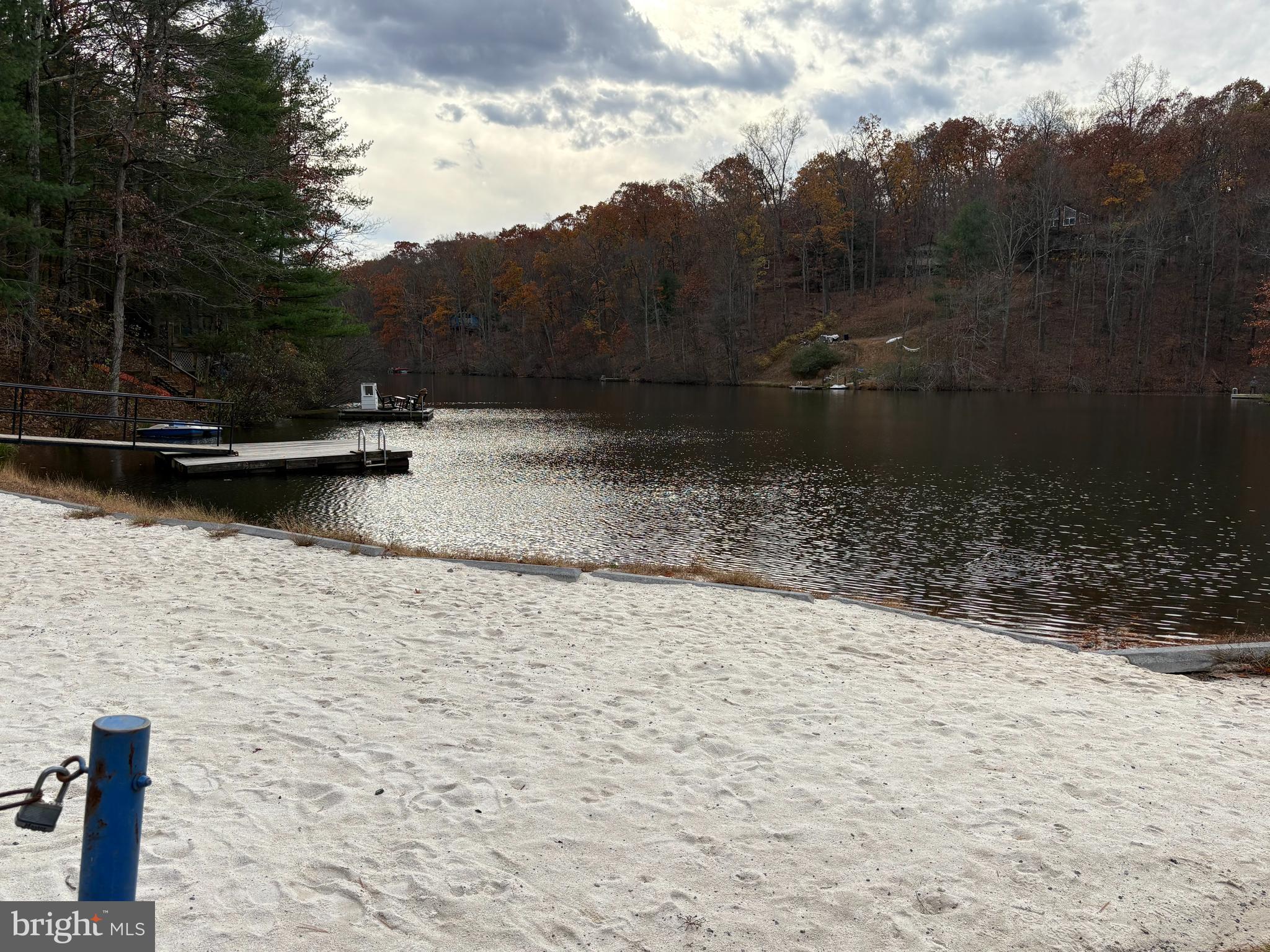 SLEEPY HOLLOW - Land