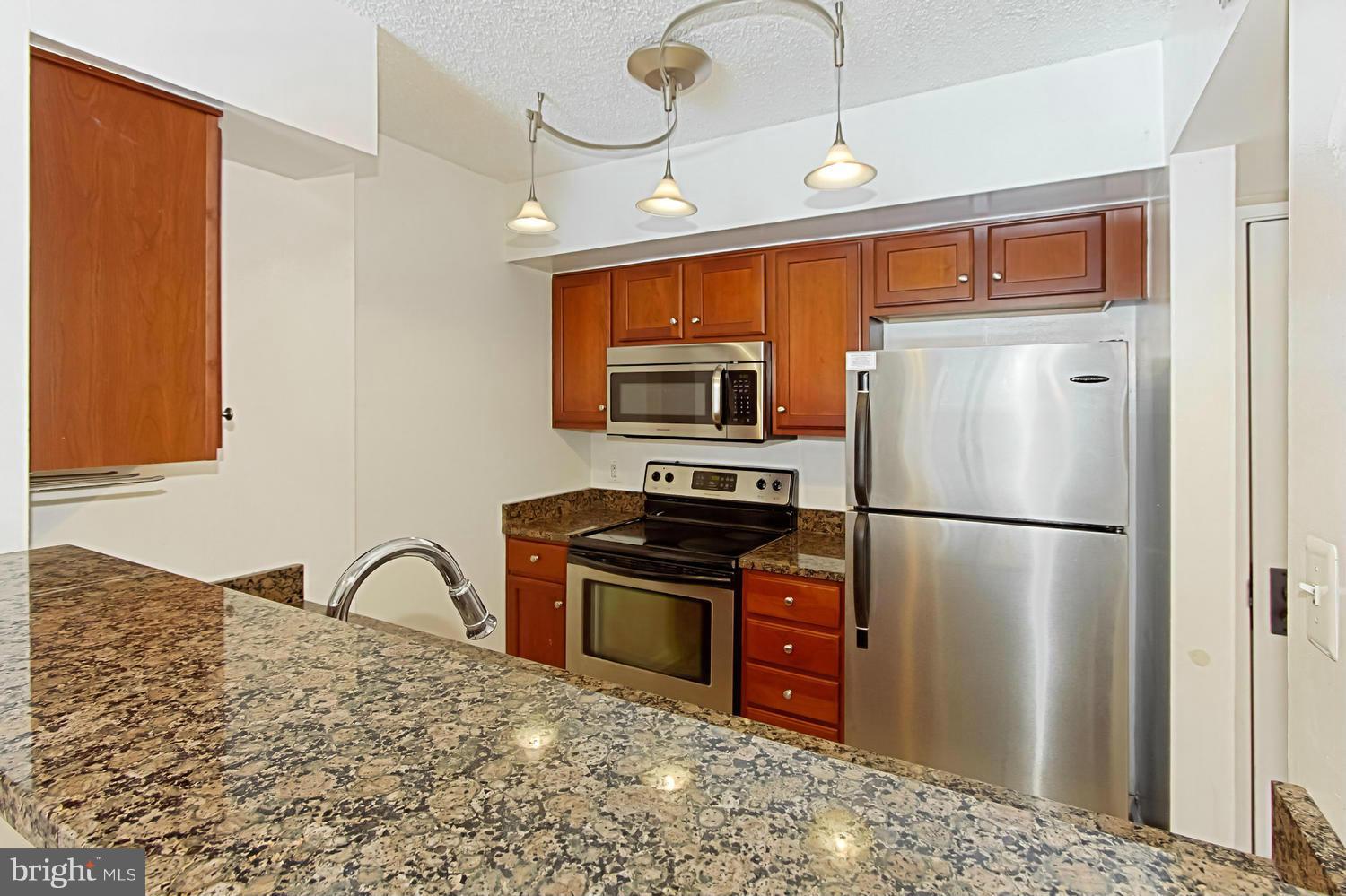 WESTVIEW AT BALLSTON METRO - Residential Lease