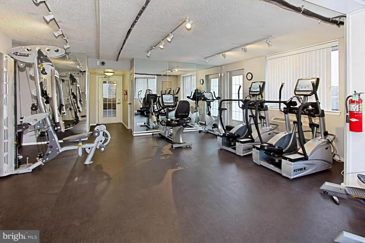 WESTVIEW AT BALLSTON METRO - Residential Lease