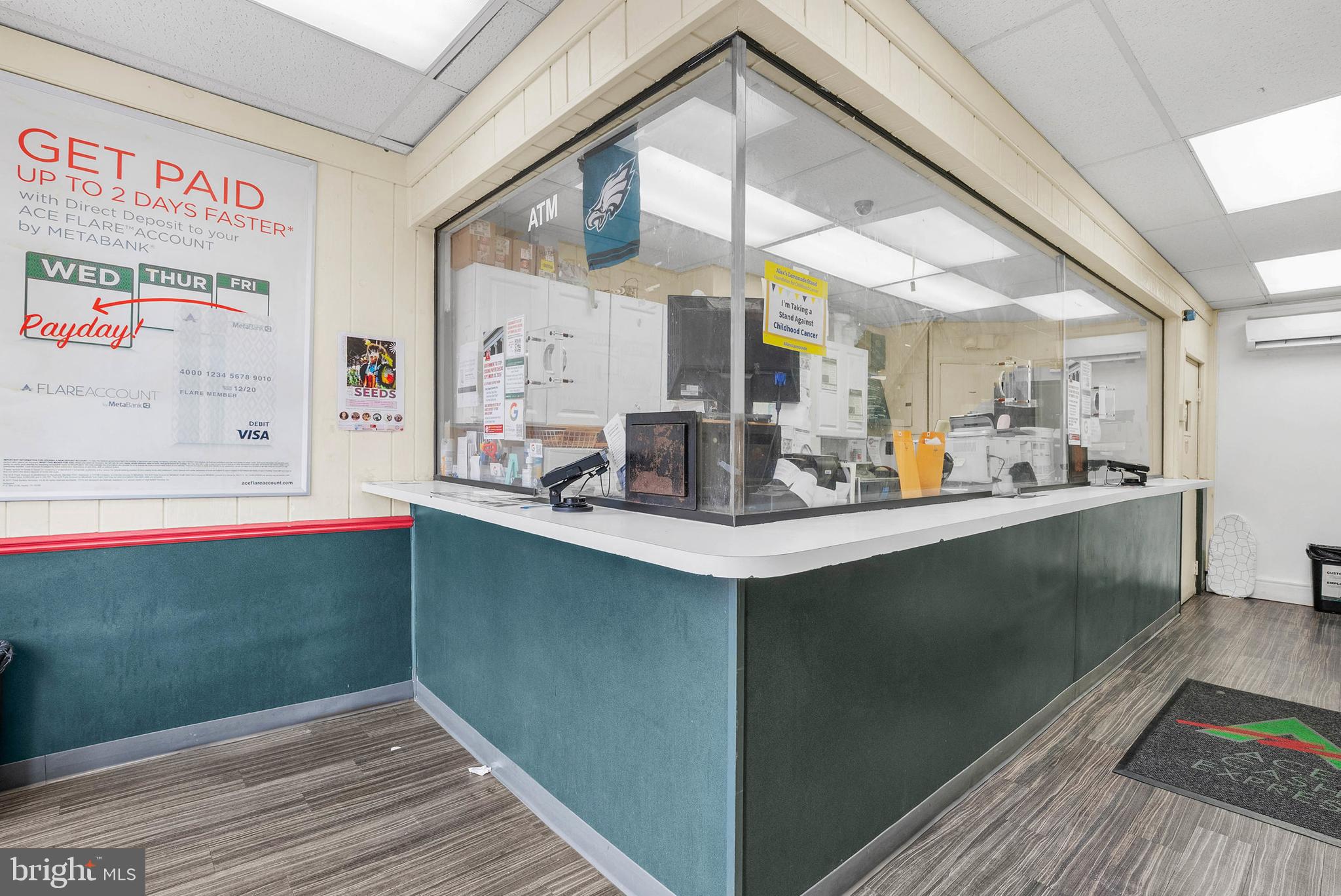 FAIRMOUNT - Commercial Sale