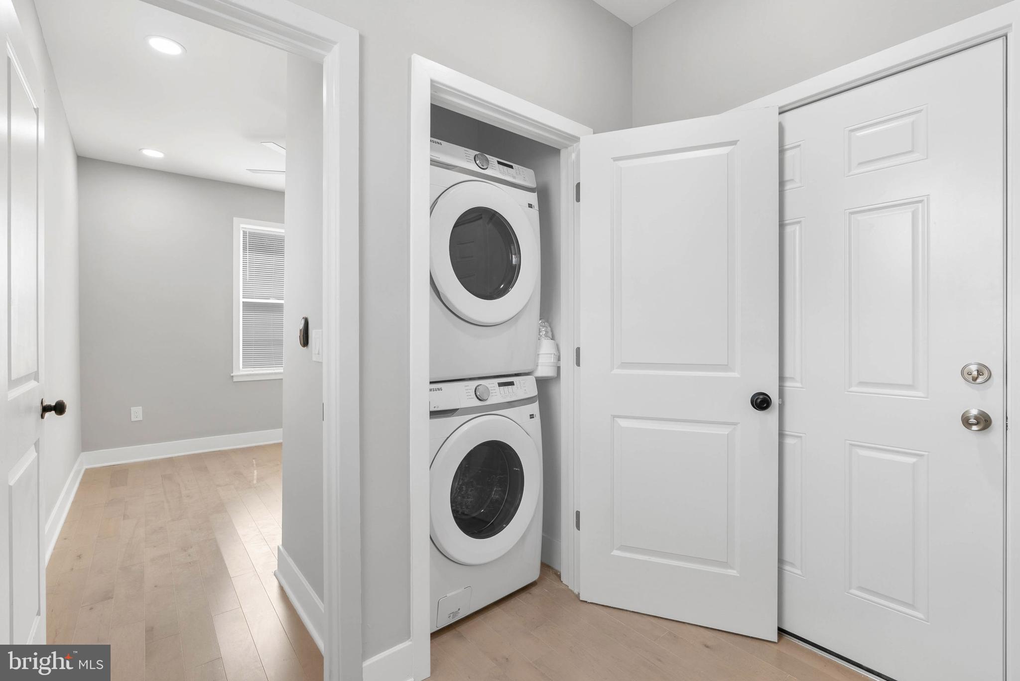 FAIRMOUNT - Commercial Sale