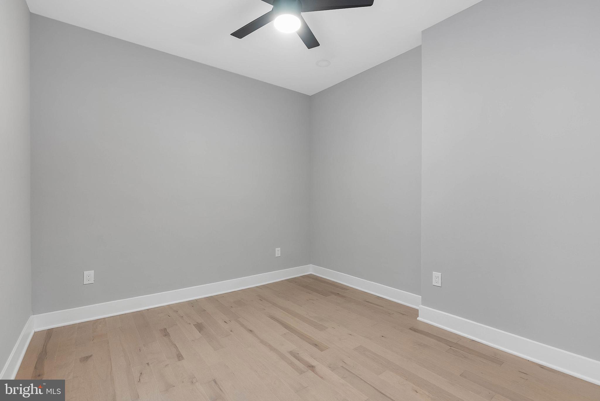 FAIRMOUNT - Commercial Sale