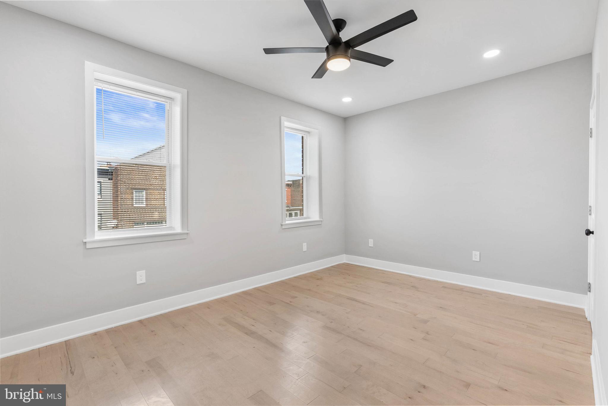 FAIRMOUNT - Commercial Sale