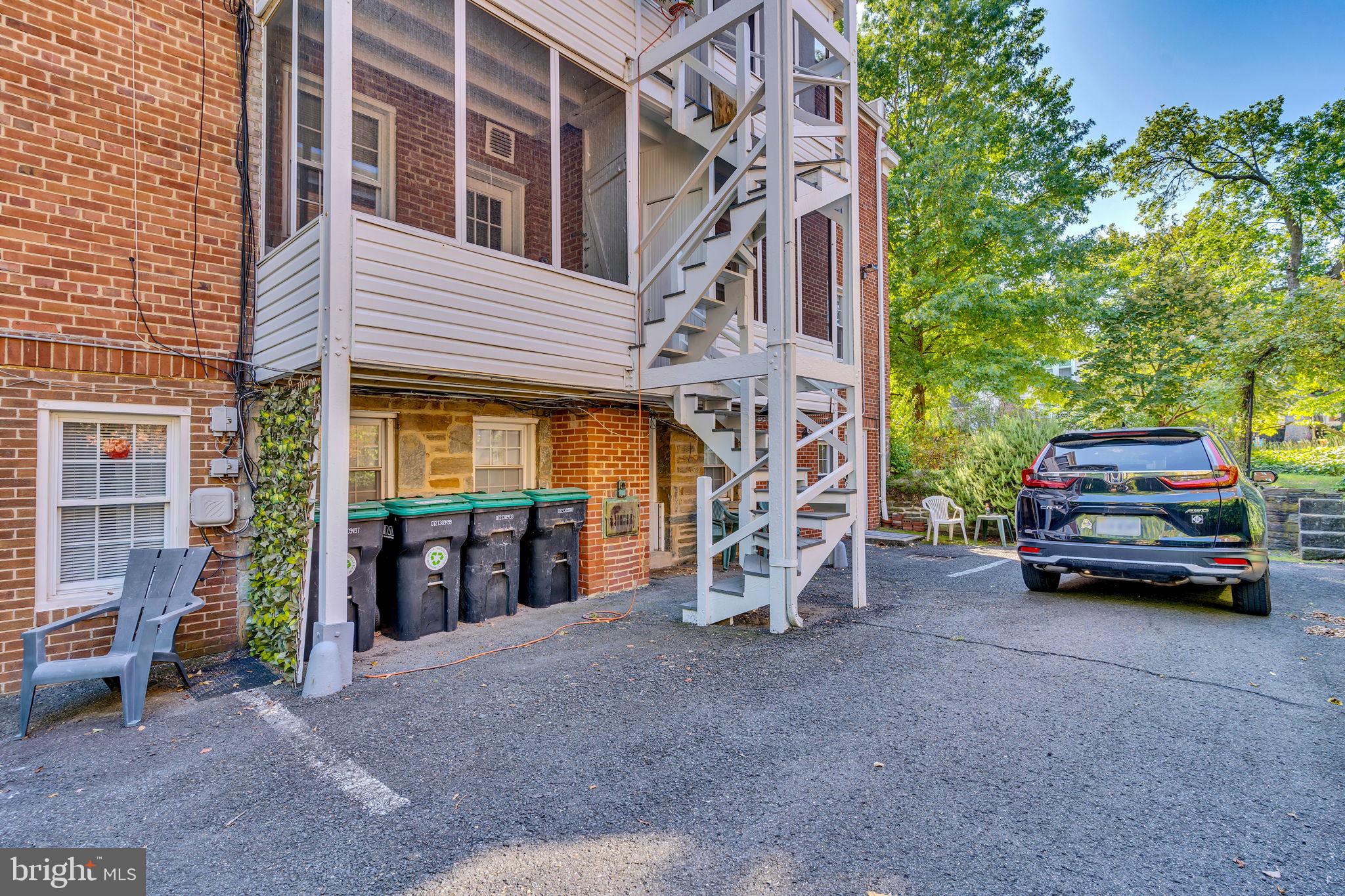 ROSEMONT - Residential Lease