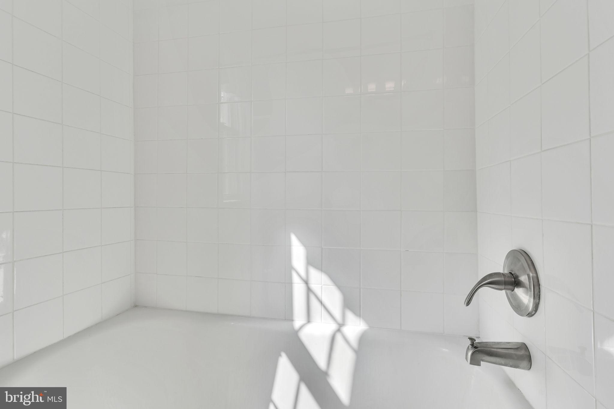 ROSEMONT - Residential Lease