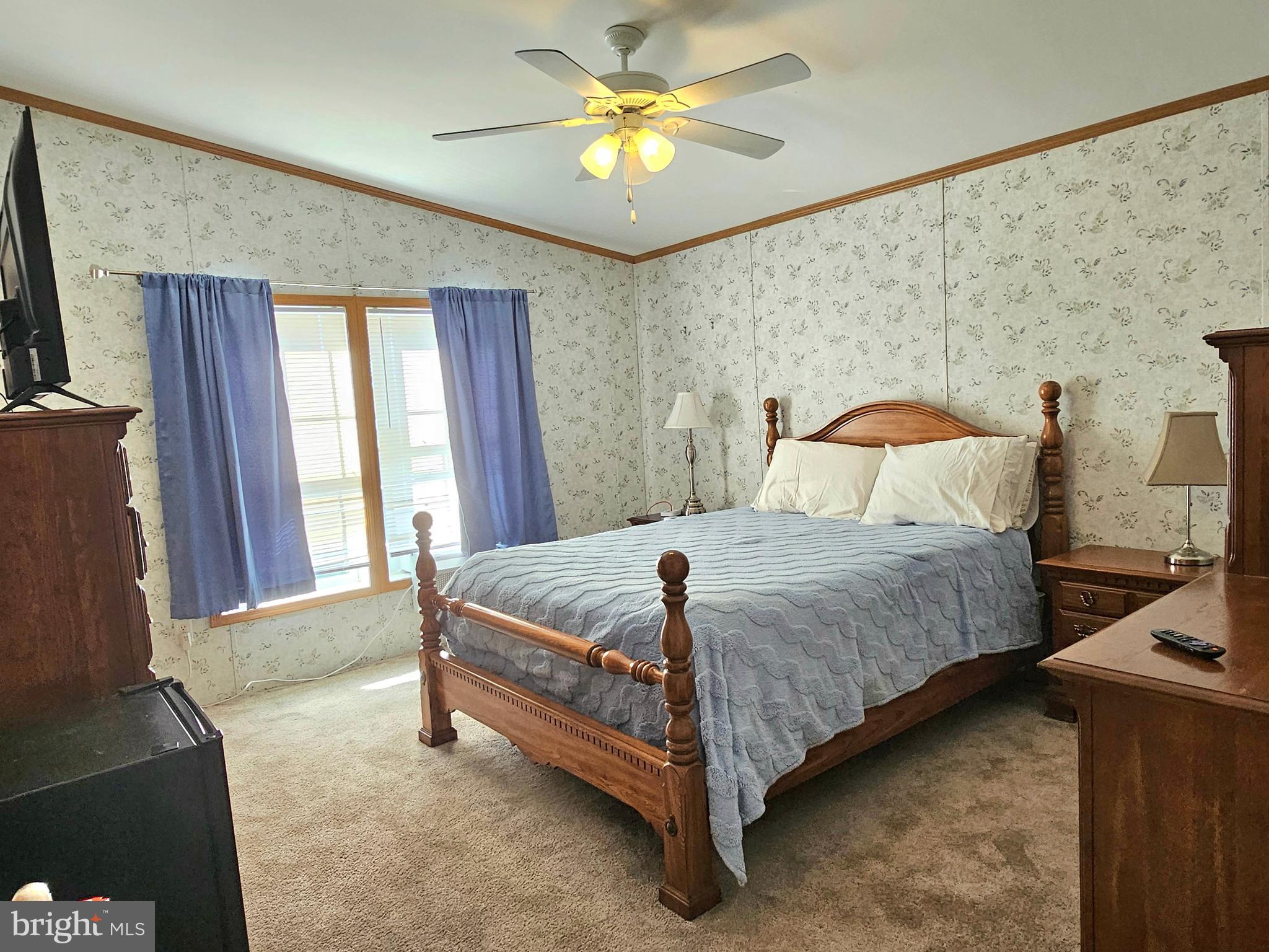 HEBRON WOODS - Residential