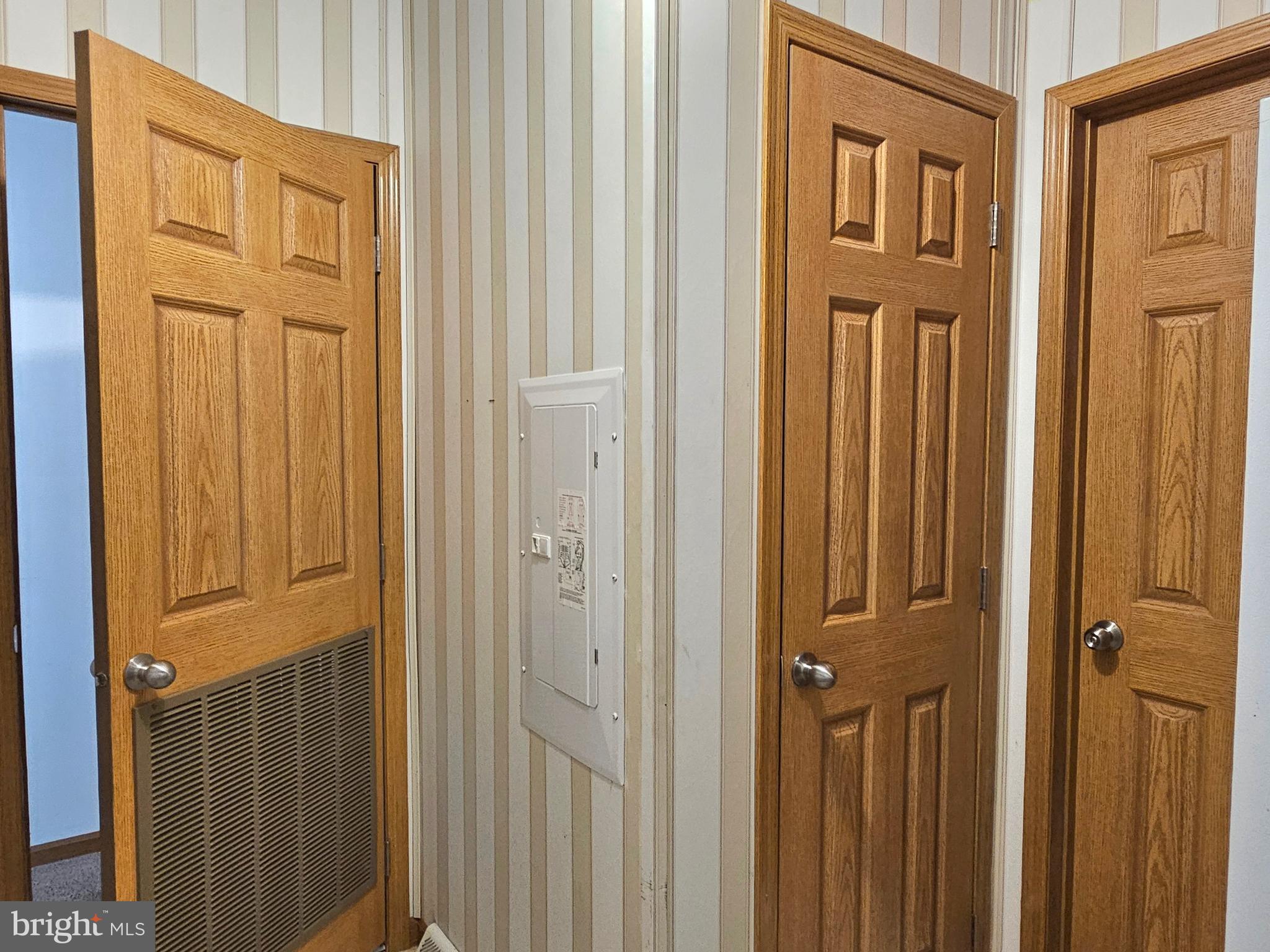 HEBRON WOODS - Residential