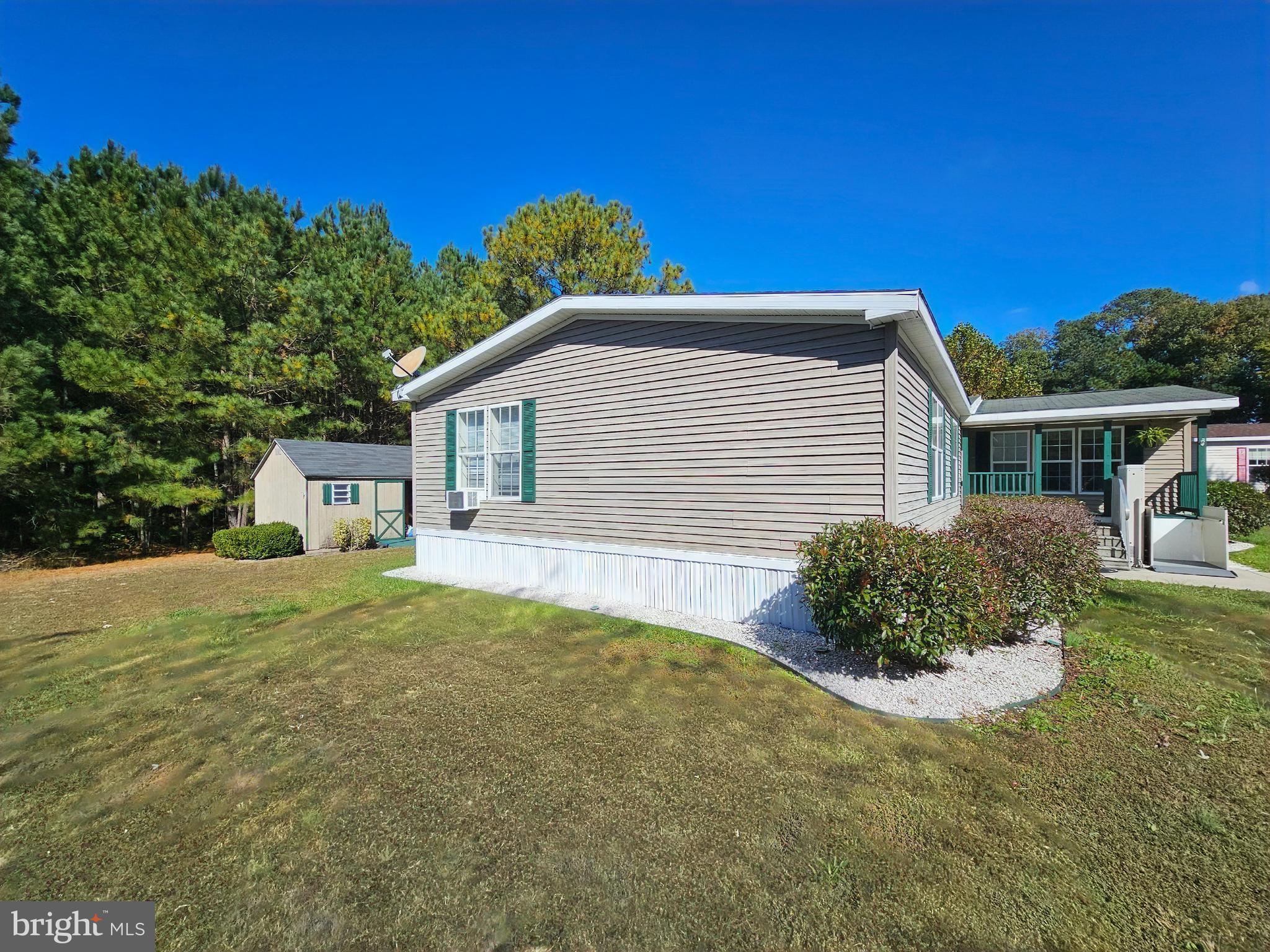 HEBRON WOODS - Residential