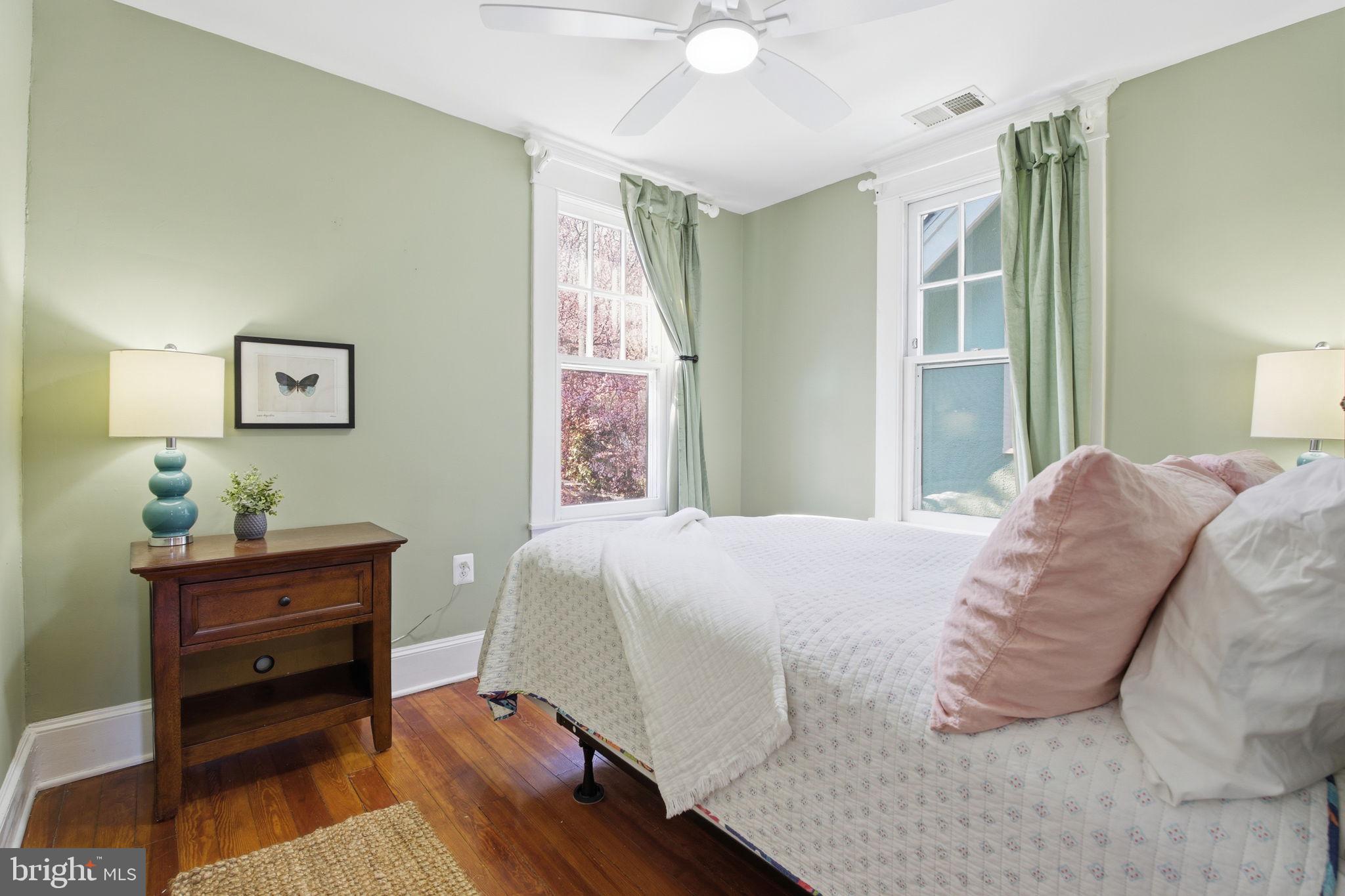 MURRAY HILL - Residential