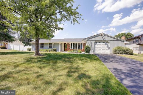 Photo of 5304 Doris Drive, WALDORF, MD 20601 (MLS # MDCH2055500)