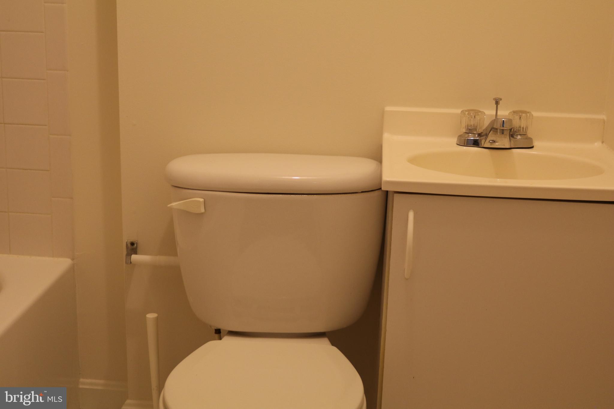 HILLSIDE TERRACE - Residential Lease