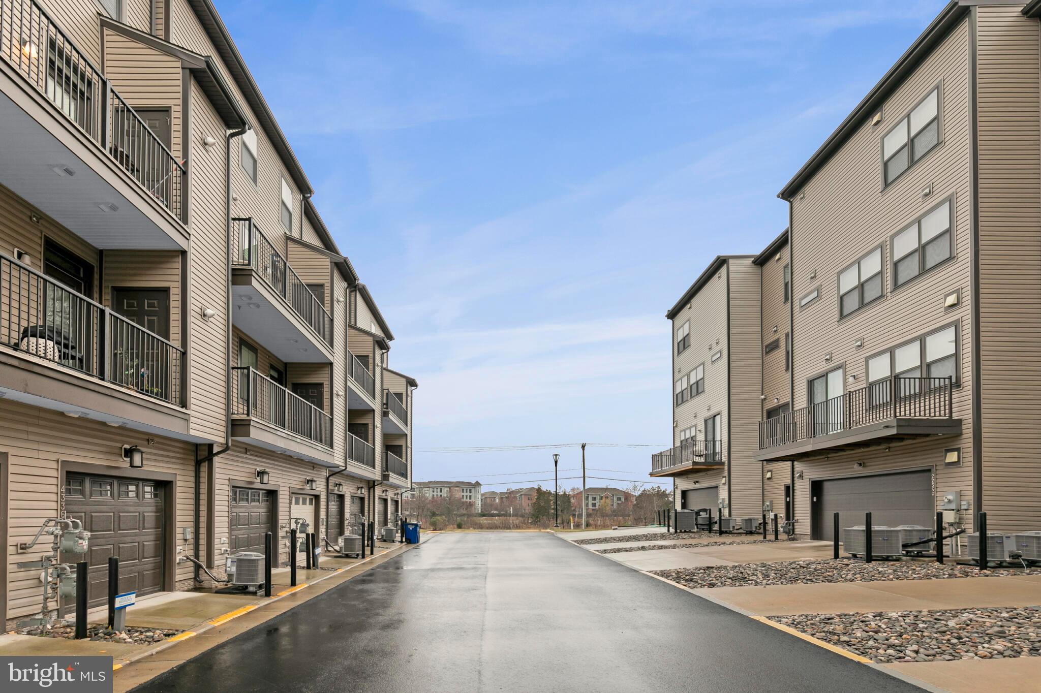 METRO WALK AT MOOREFIELD STATION - Residential