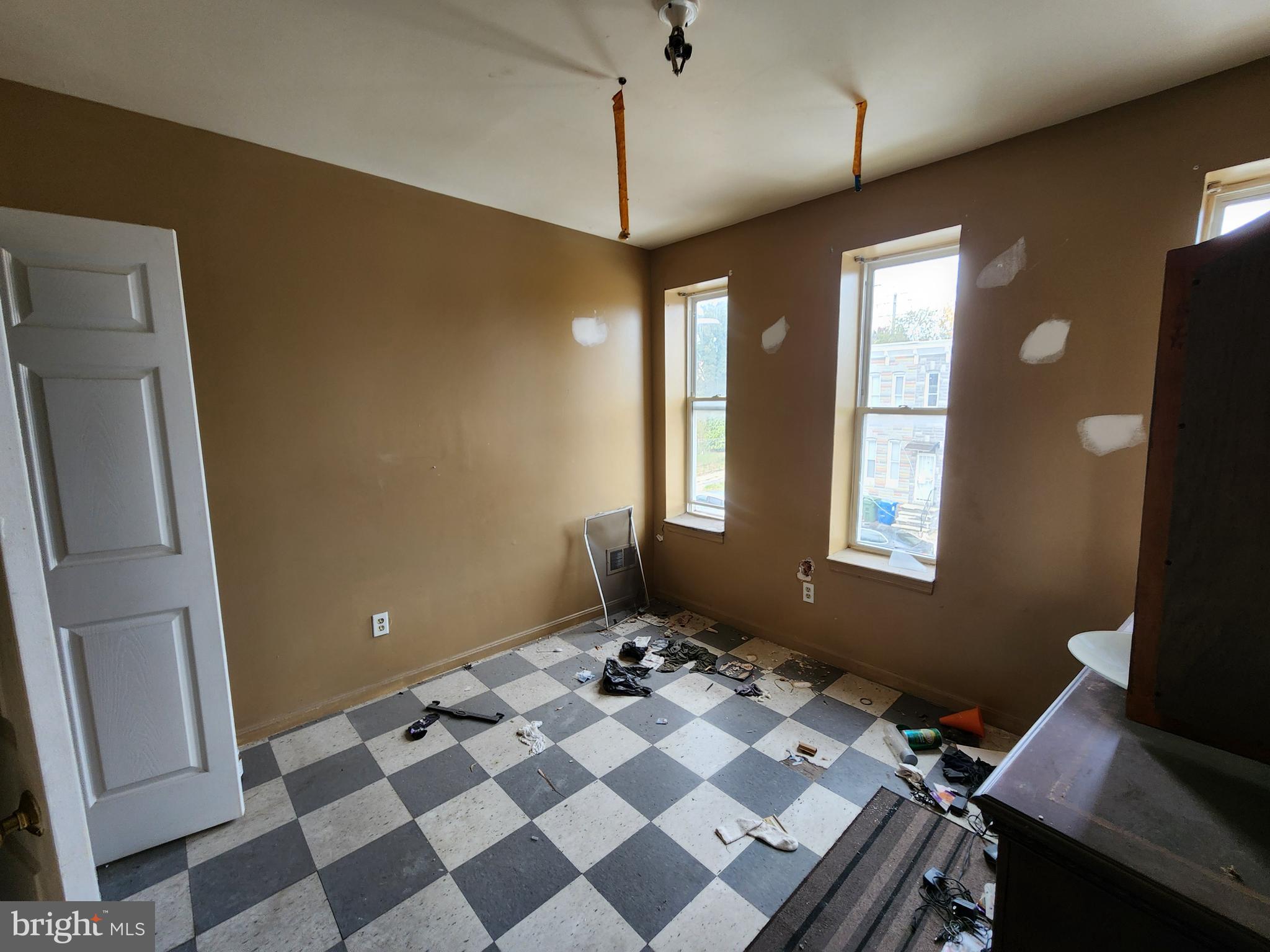 SANDTOWN-WINCHESTER - Residential