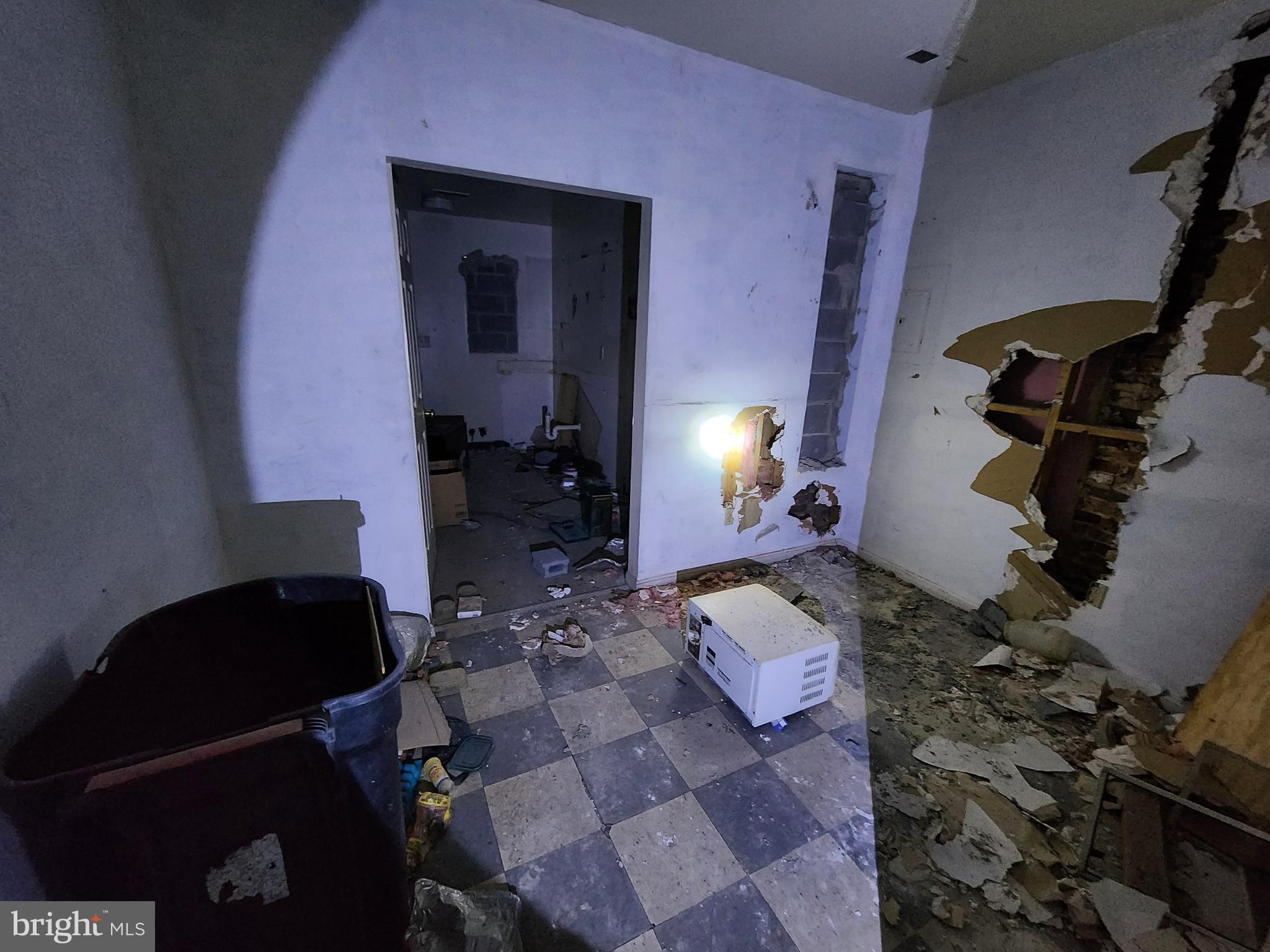 SANDTOWN-WINCHESTER - Residential