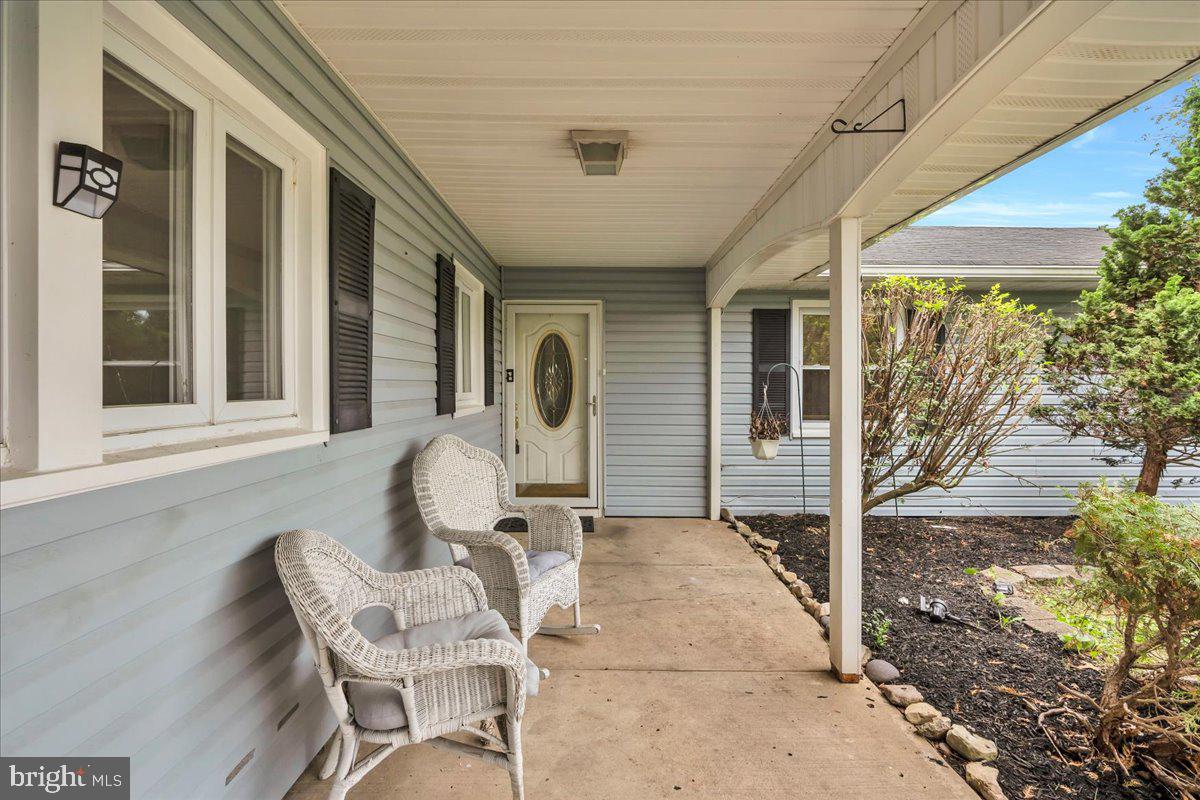 68 THORNHILL LANE