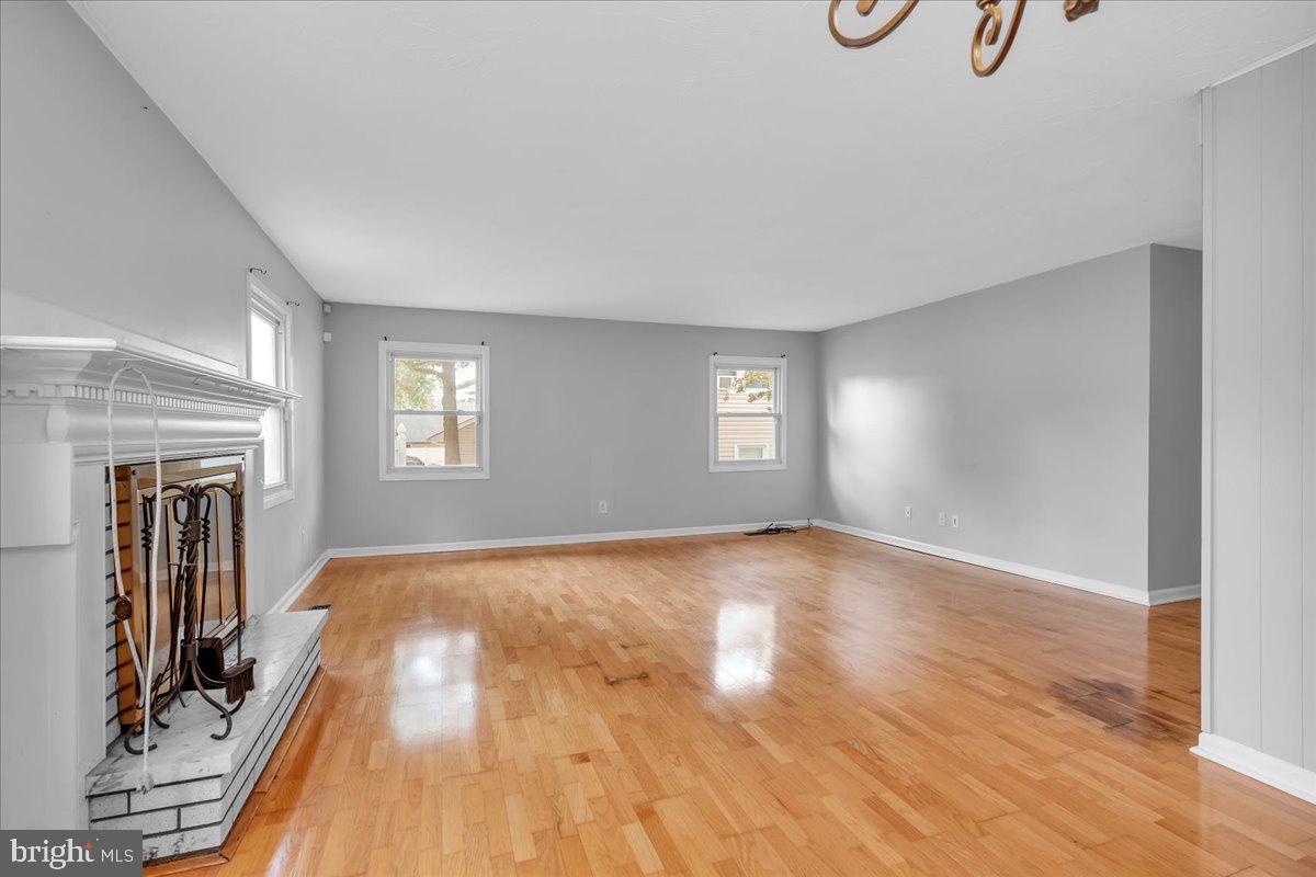 68 THORNHILL LANE