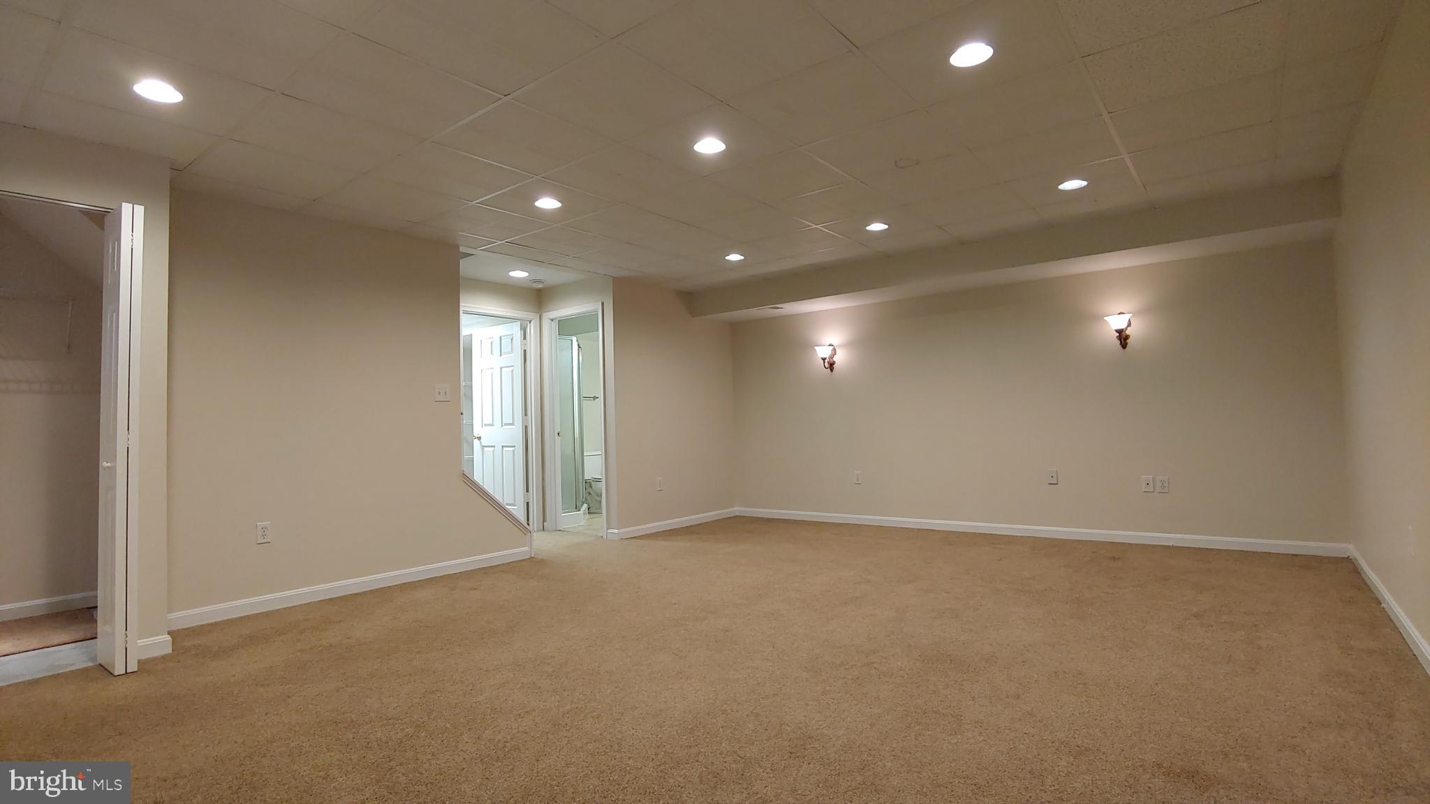 MILESTONE - Residential Lease