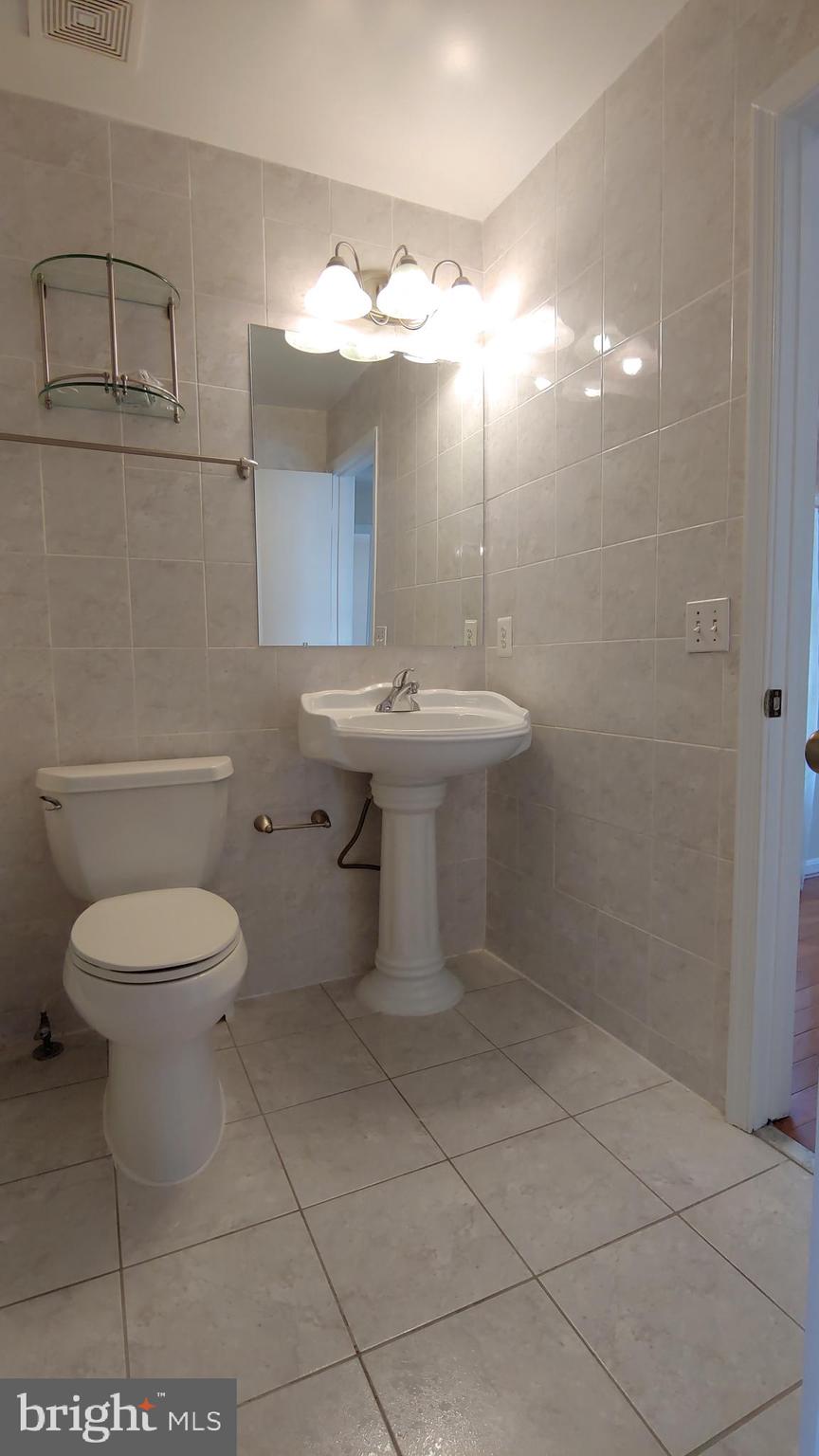 MILESTONE - Residential Lease