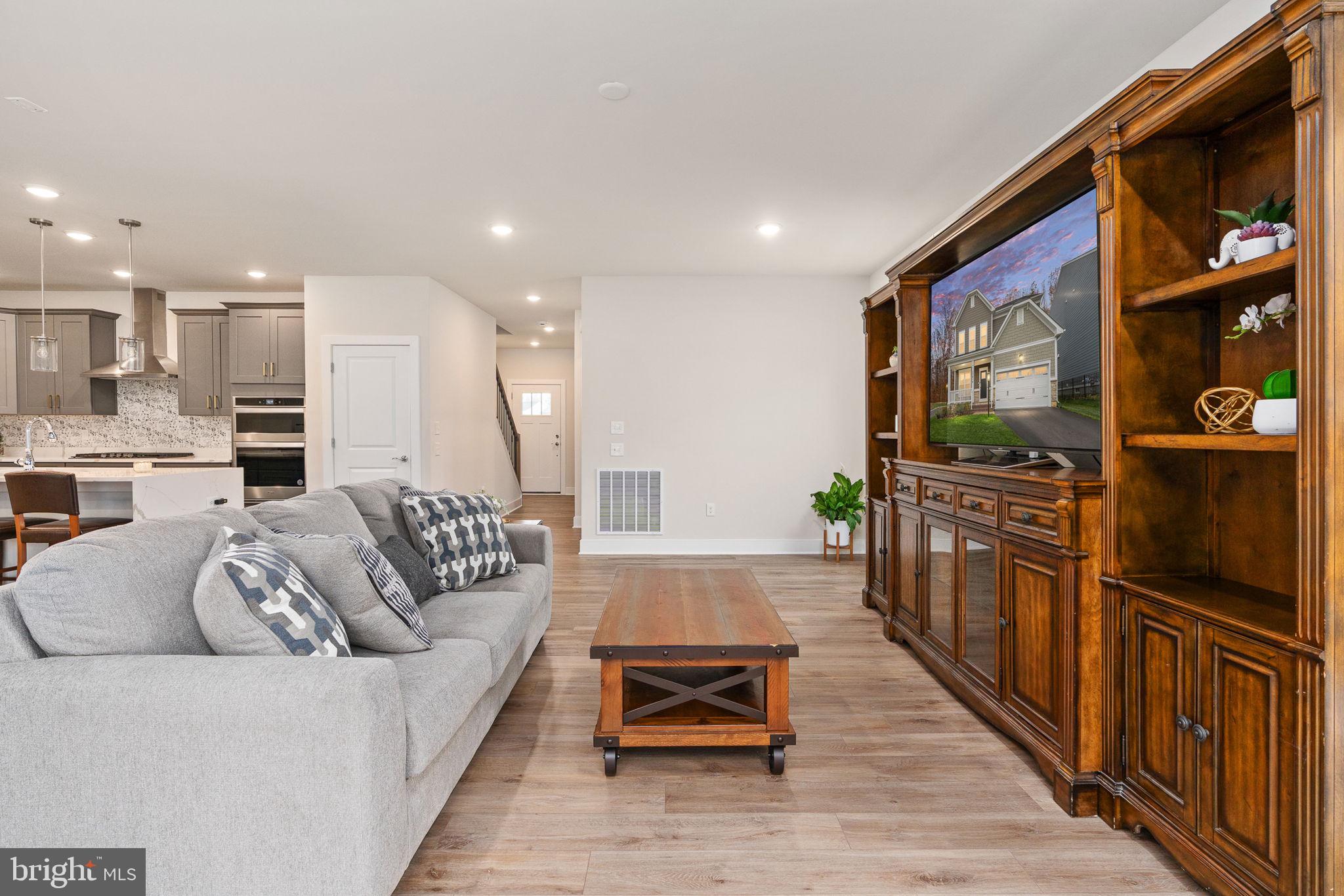 POTOMAC SHORES - Residential