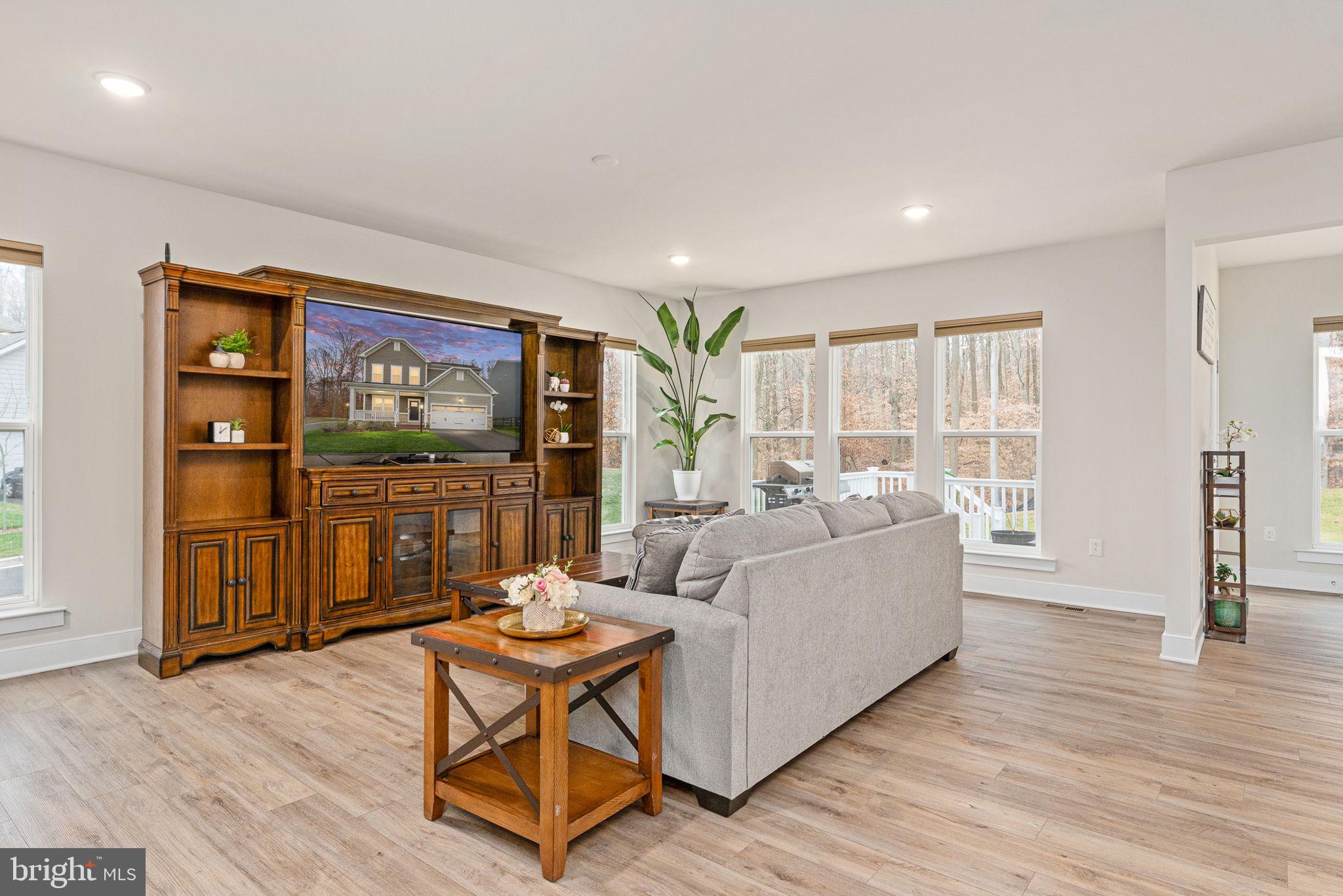 POTOMAC SHORES - Residential