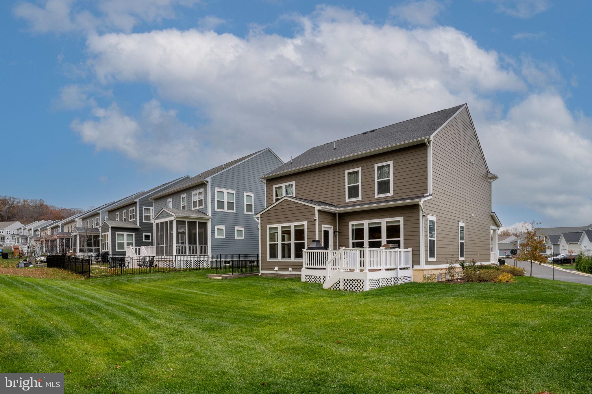 POTOMAC SHORES - Residential