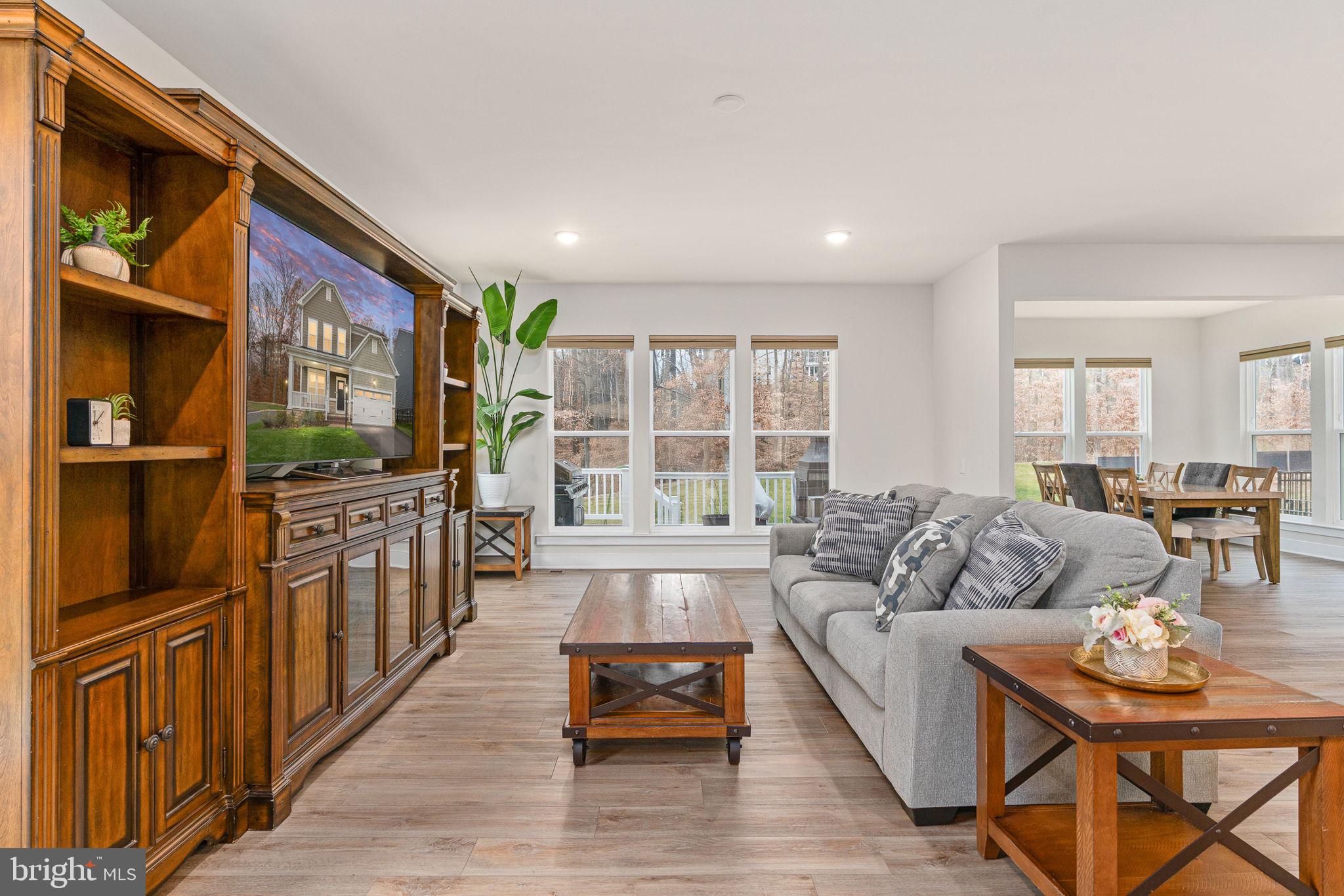 POTOMAC SHORES - Residential