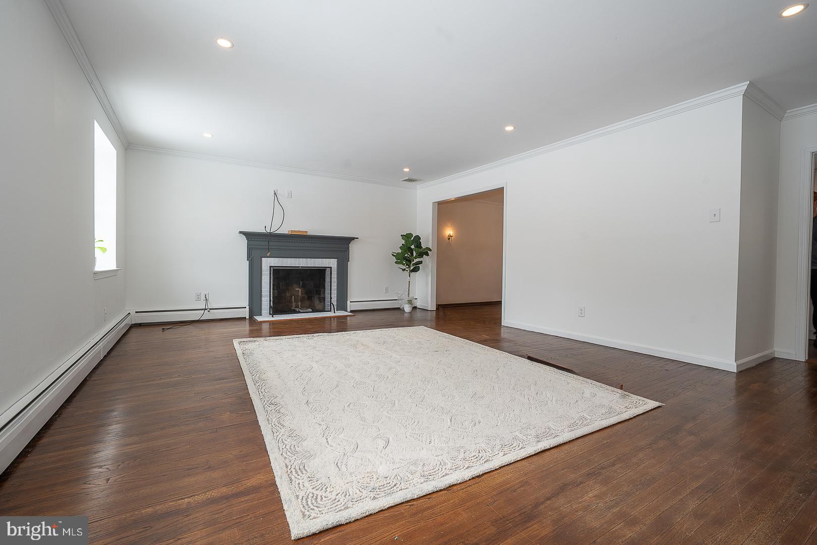 BUTTONWOOD FARMS - Residential