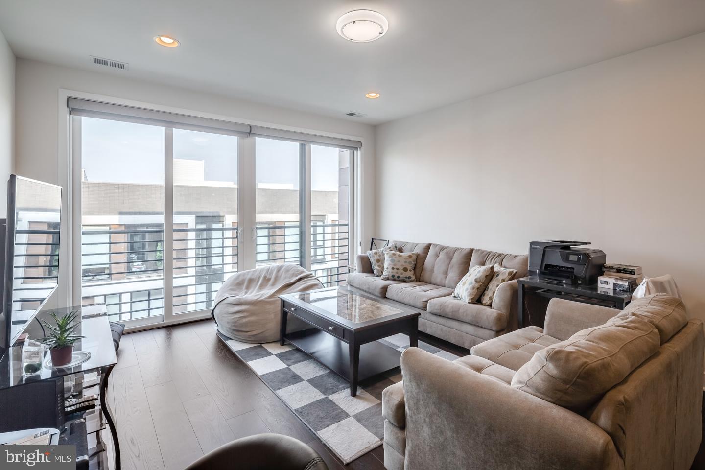 GRADUATE HOSPITAL - Residential Lease