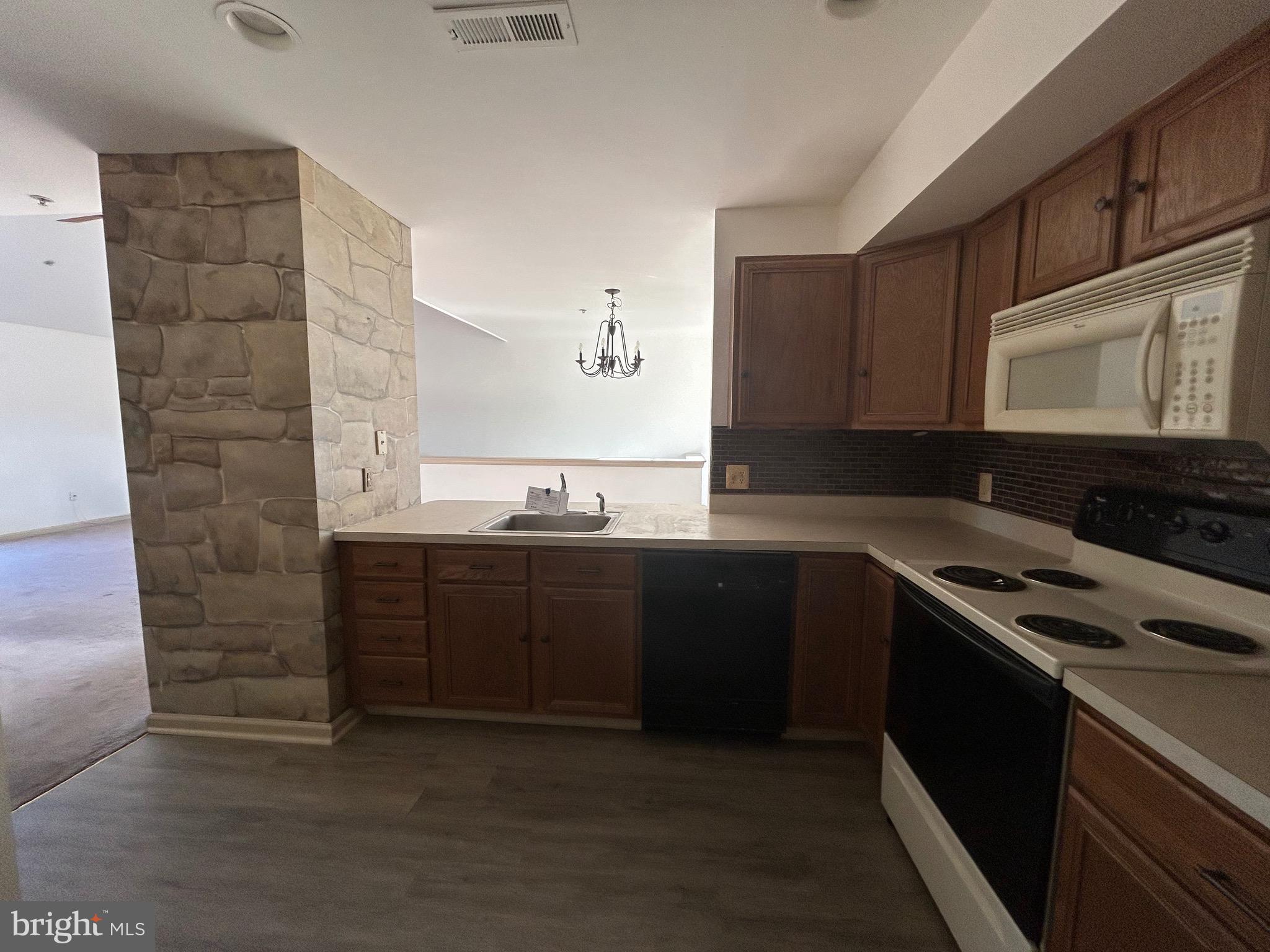 THE MEADOWS - Residential