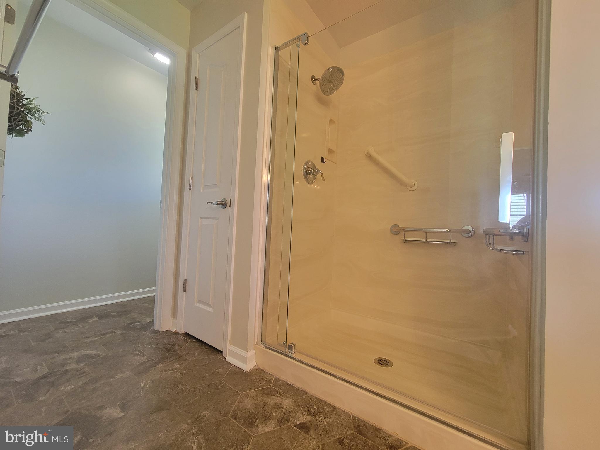 SOUTH POINTE - Residential