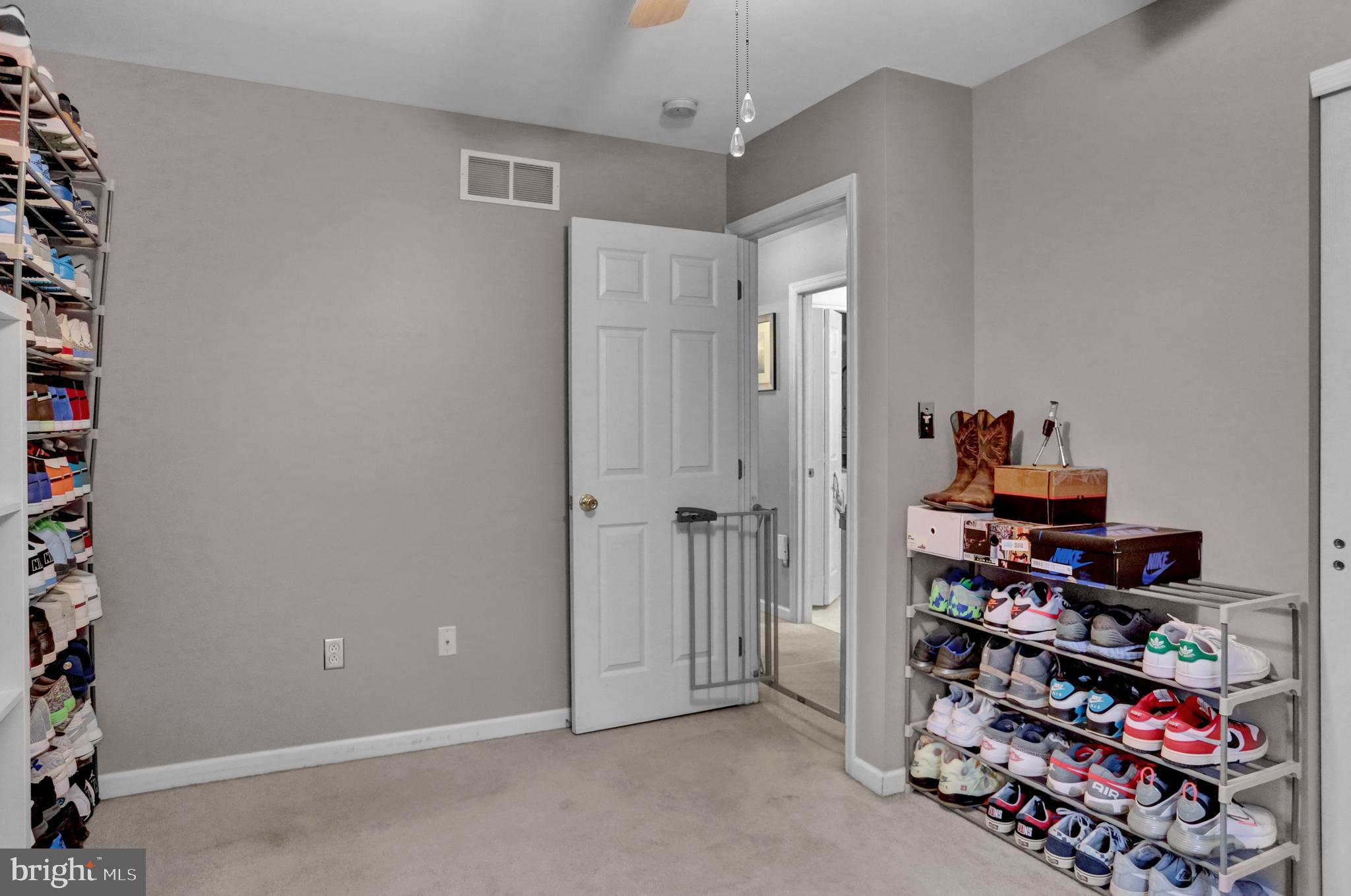 BEVERLY HEIGHTS - Residential