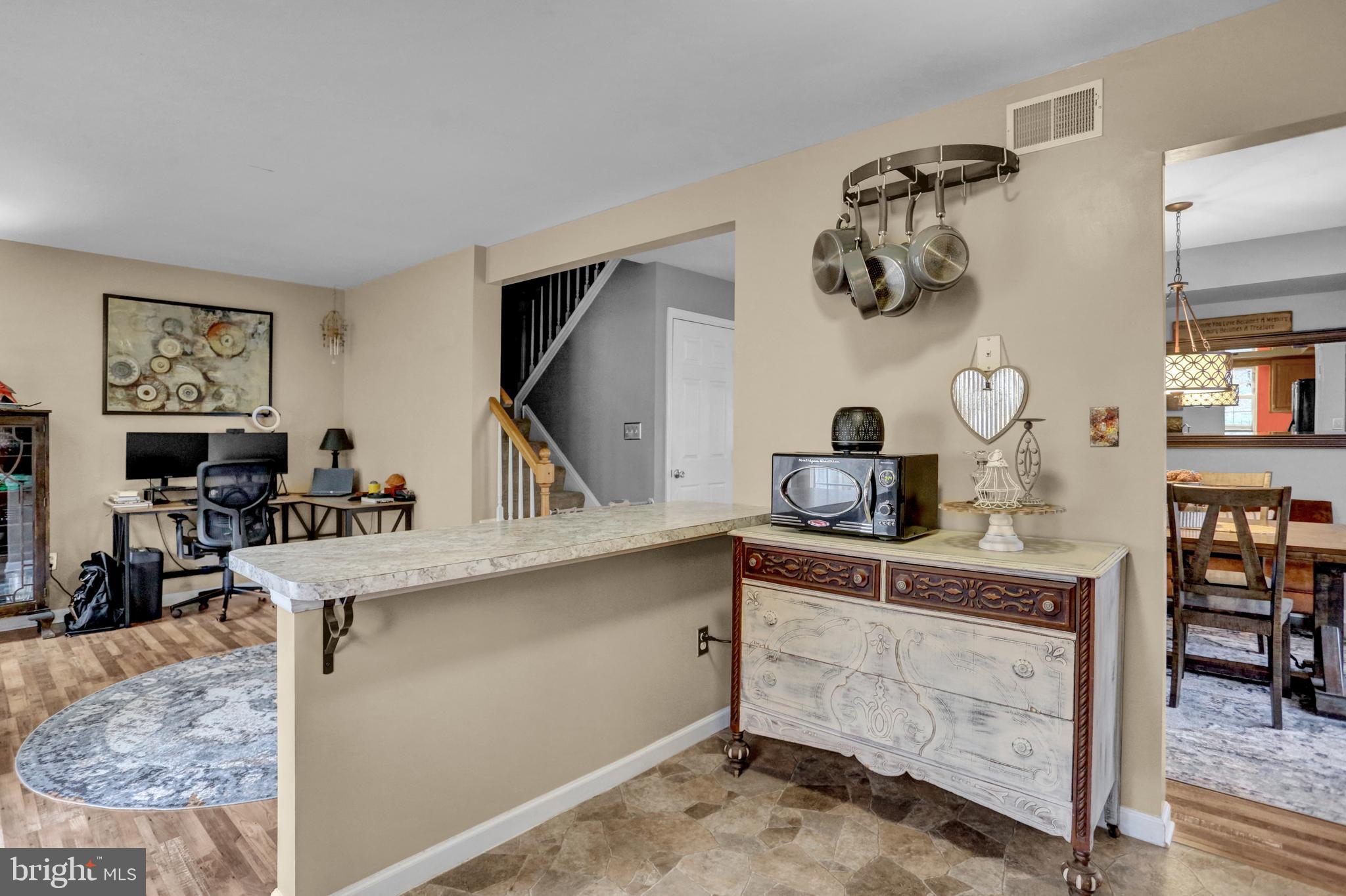 BEVERLY HEIGHTS - Residential