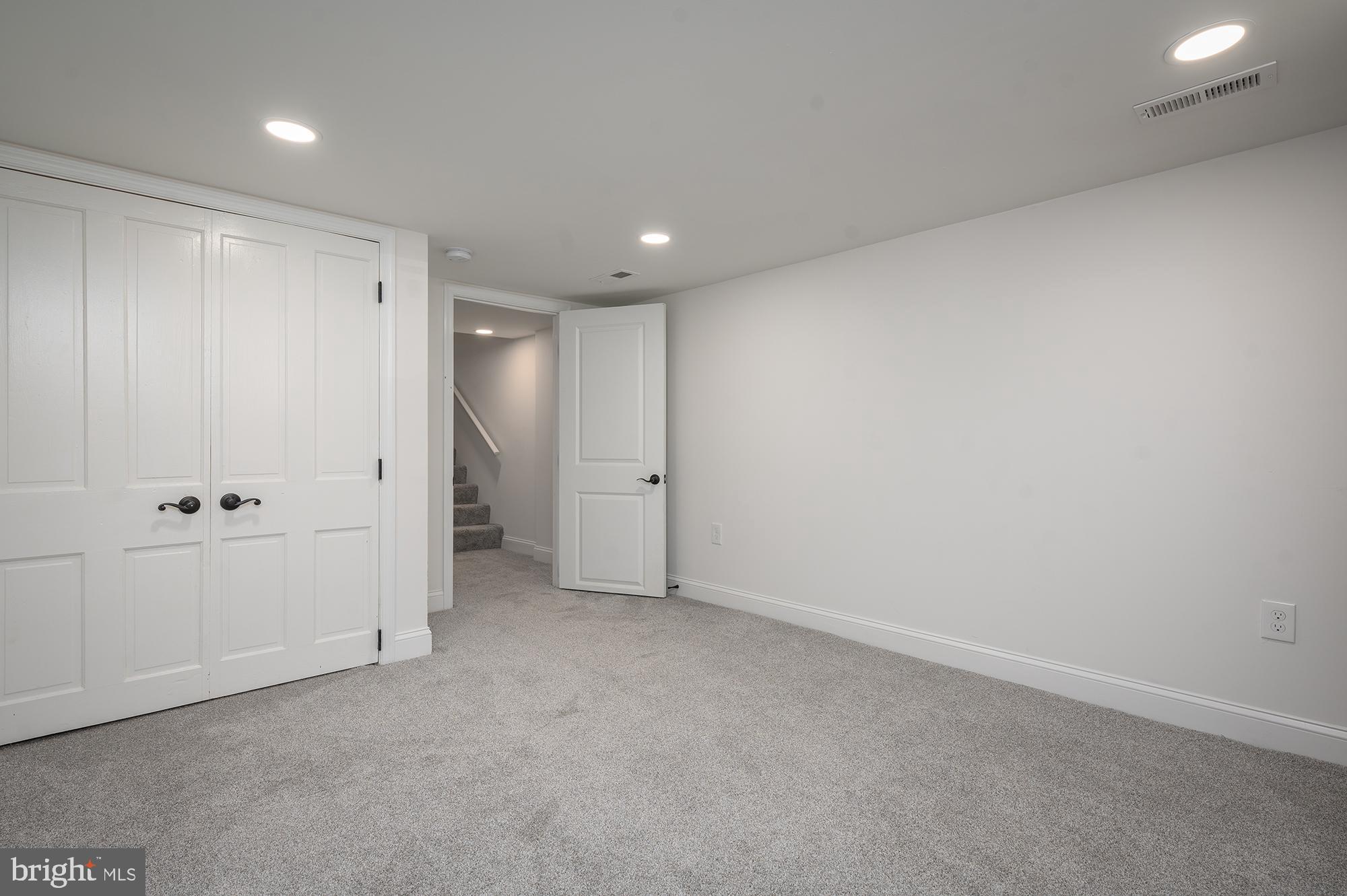 HIGHLANDTOWN - Residential